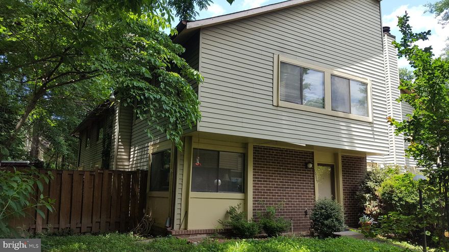Large 4 Bedroom 2.5 Bath 1,464 sq ft End Unit 2 level Townhouse, fenced  a backing to Trees at end of Court in Burke Centre. Features large open rooms, plenty of storage, low maintenance rear yard.  Featuring fireplace and hardwood floors. Fully Renovated Kitchen w/ Granite and Cherry cabinets, Full Size Washer Dryer. Large master bedroom with private master bathroom. Another three large bedrooms and a second full bathroom in the upper level. Large dining room opens to fenced patio with shed.  Available Immediately Walk to Lake Barton with beautiful trails and scenery. Walking distance to shops and restaurants. Strategic location in the sought-after Burke Centre with great schools in the Robinson School District!!  ggTrails, shopping, dining and everything you need to stay close to home. Steps from metro bus stop straight to Pentagon Metro station, several commuting options with close access to Rt. 123 and FFX County PKWY to choose from either 66 or 395 corridors. Less then 4 miles to George Mason University. No Smoking Inside.   Applicants 
 apply using RentSpree.  $60 non refundable application fee per applicant.  Sorry about the delay Landlord does not accept Section 8.