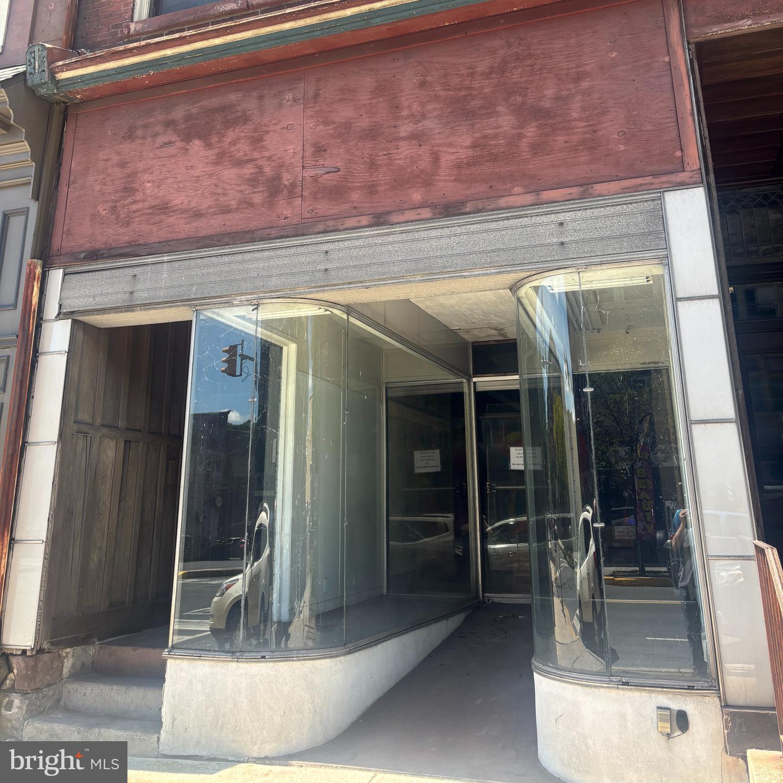 203 N CENTRE STREET