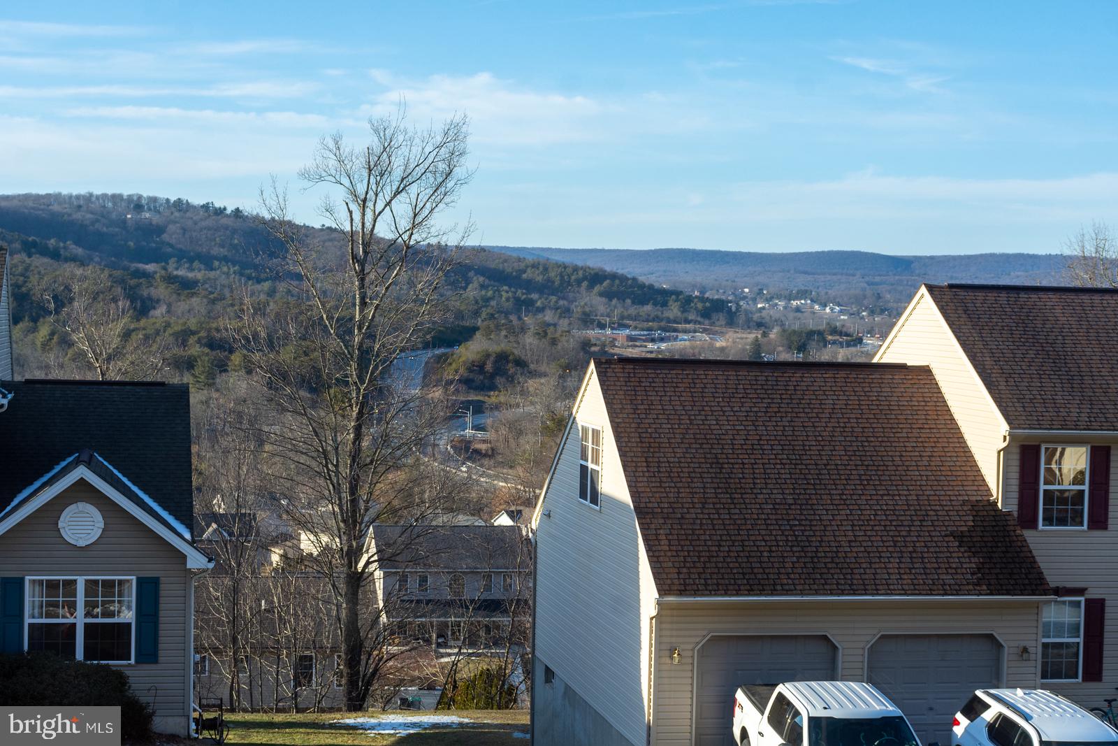 THE PINES - Residential