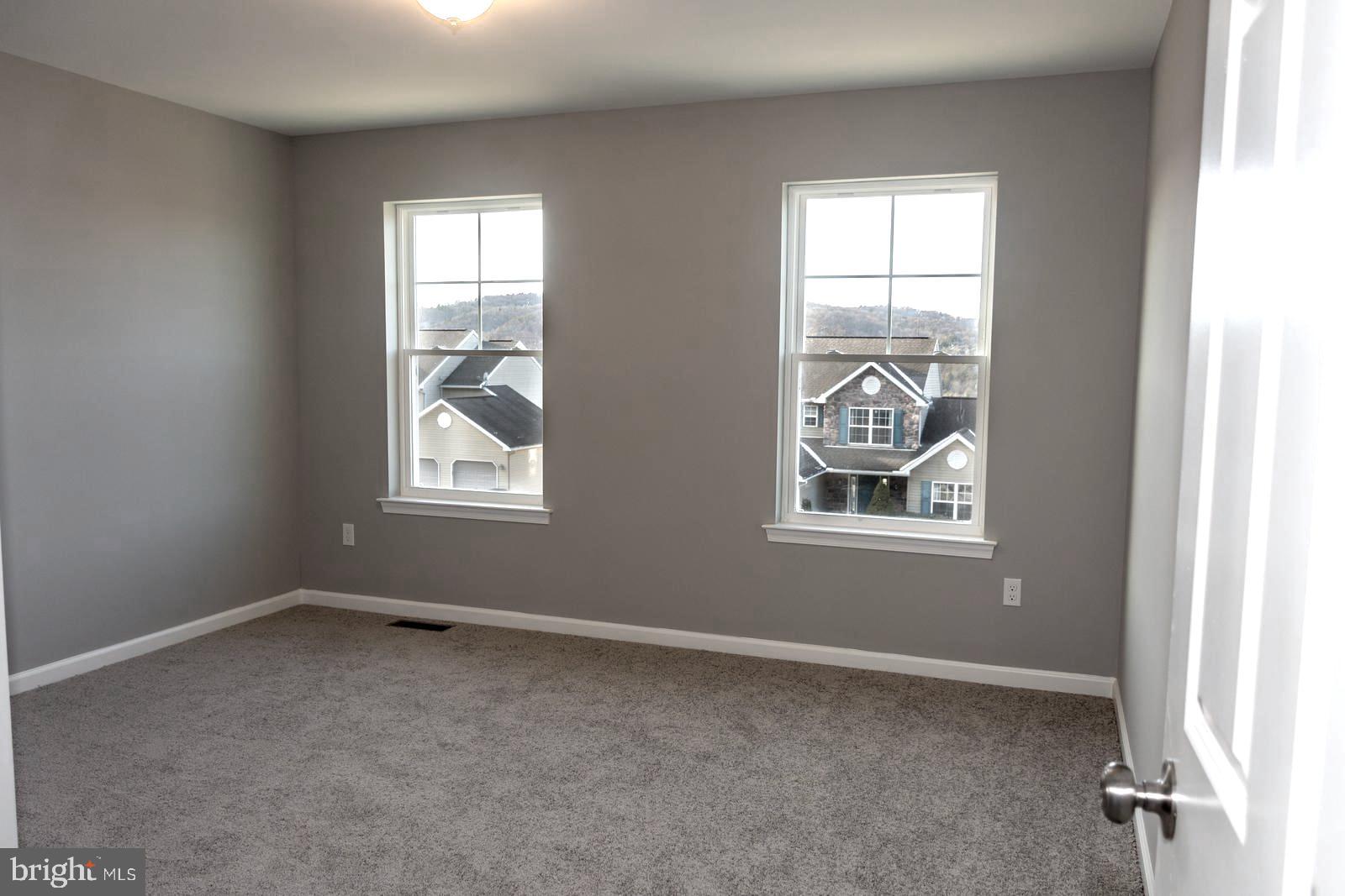 THE PINES - Residential