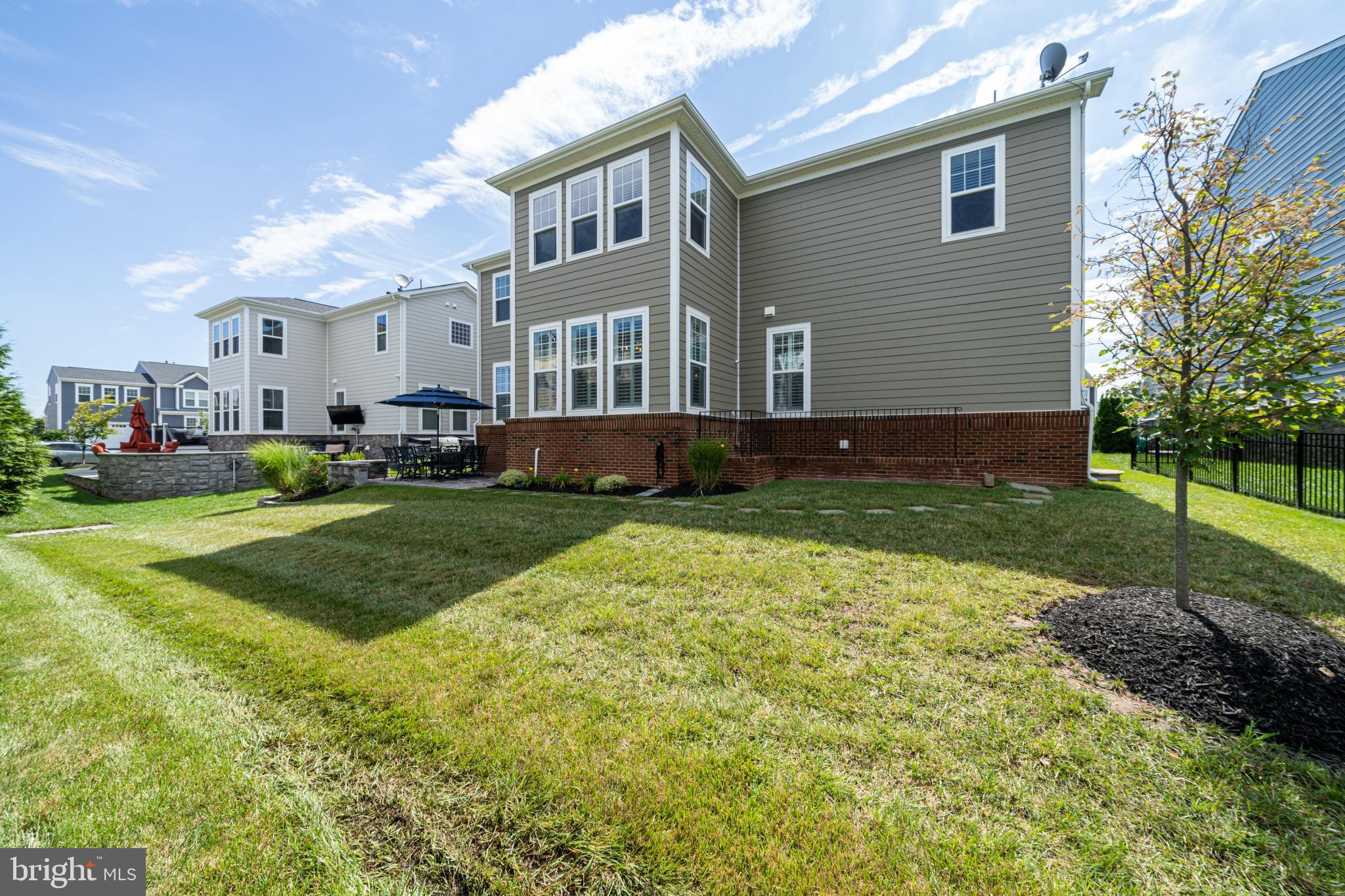 MEADOWBROOK - Residential