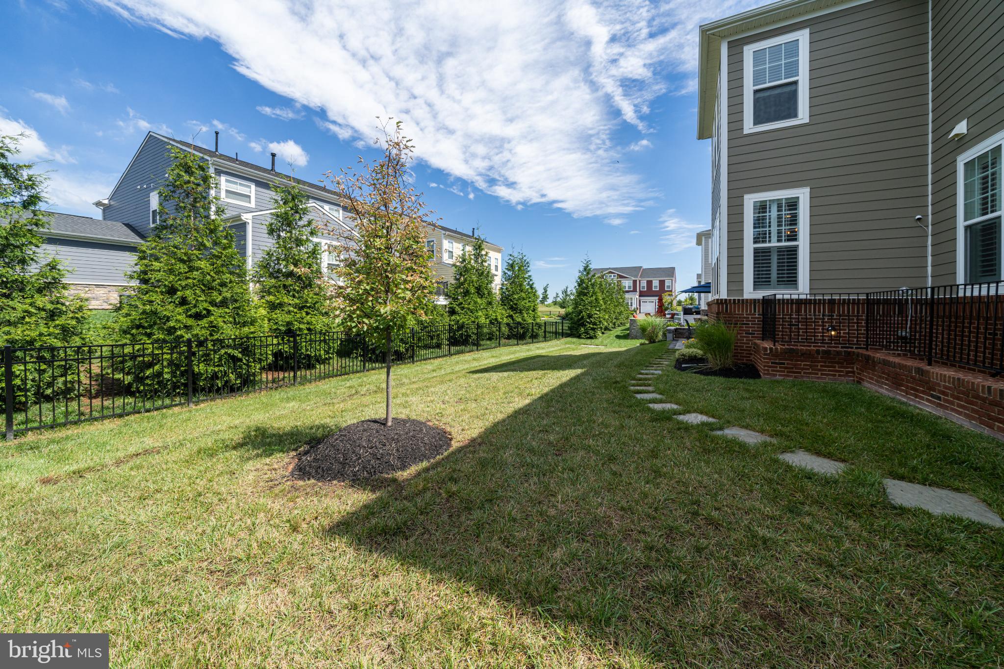 MEADOWBROOK - Residential