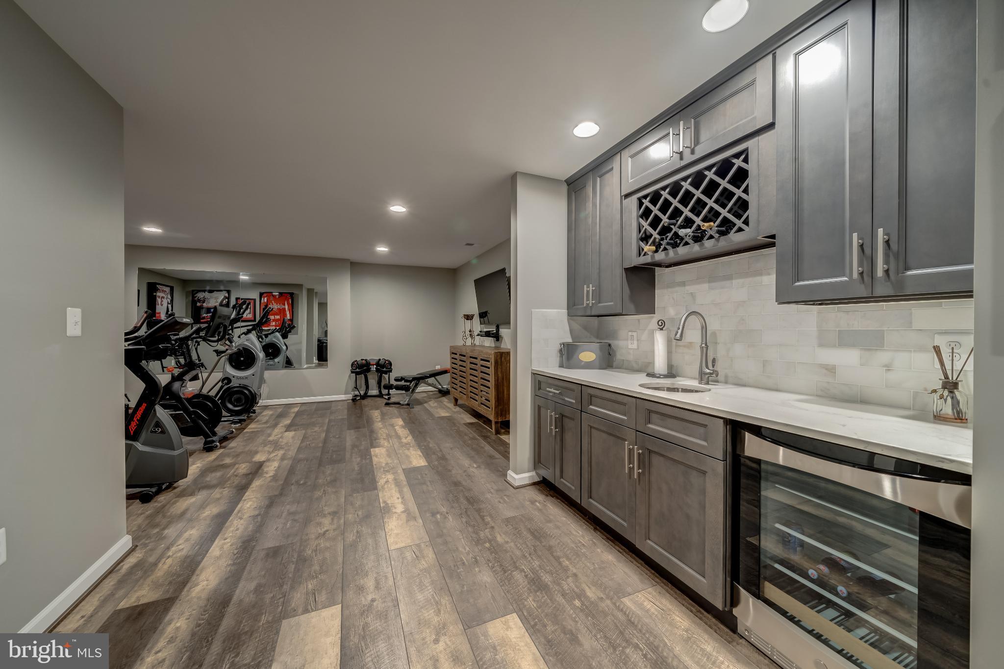 MEADOWBROOK - Residential