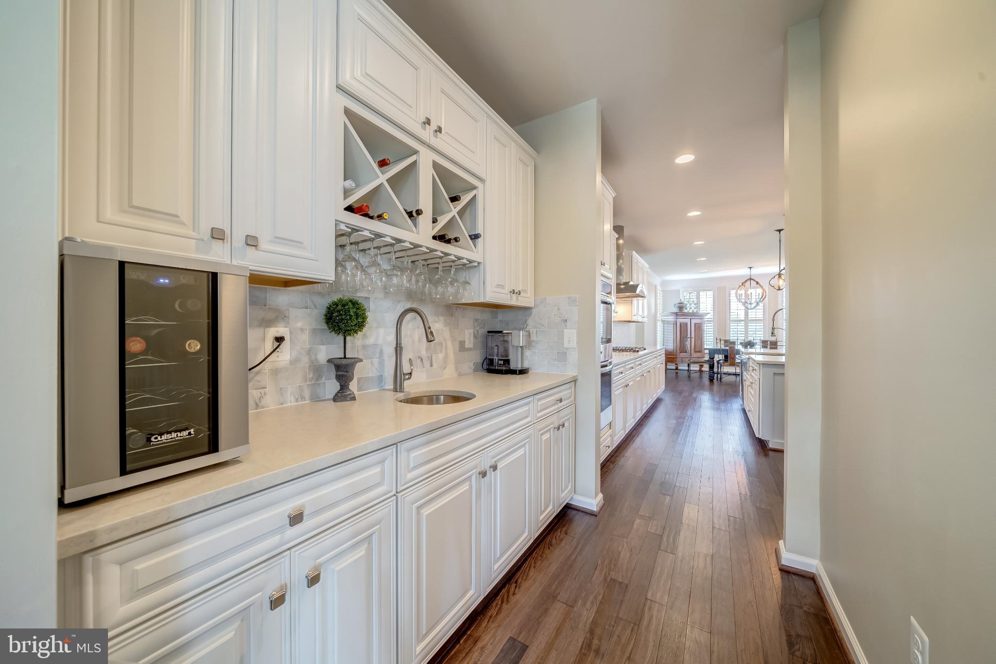 MEADOWBROOK - Residential