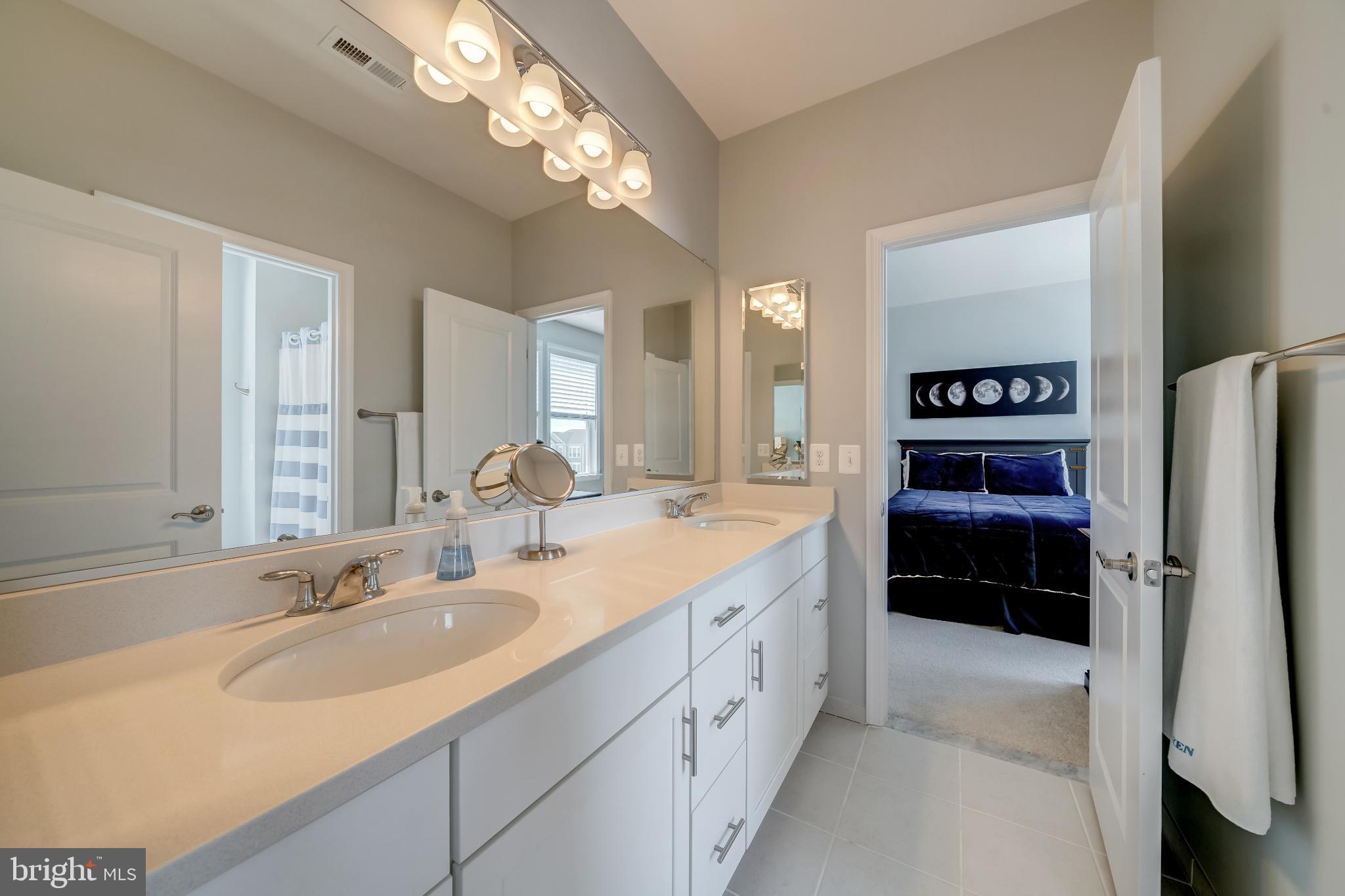 MEADOWBROOK - Residential