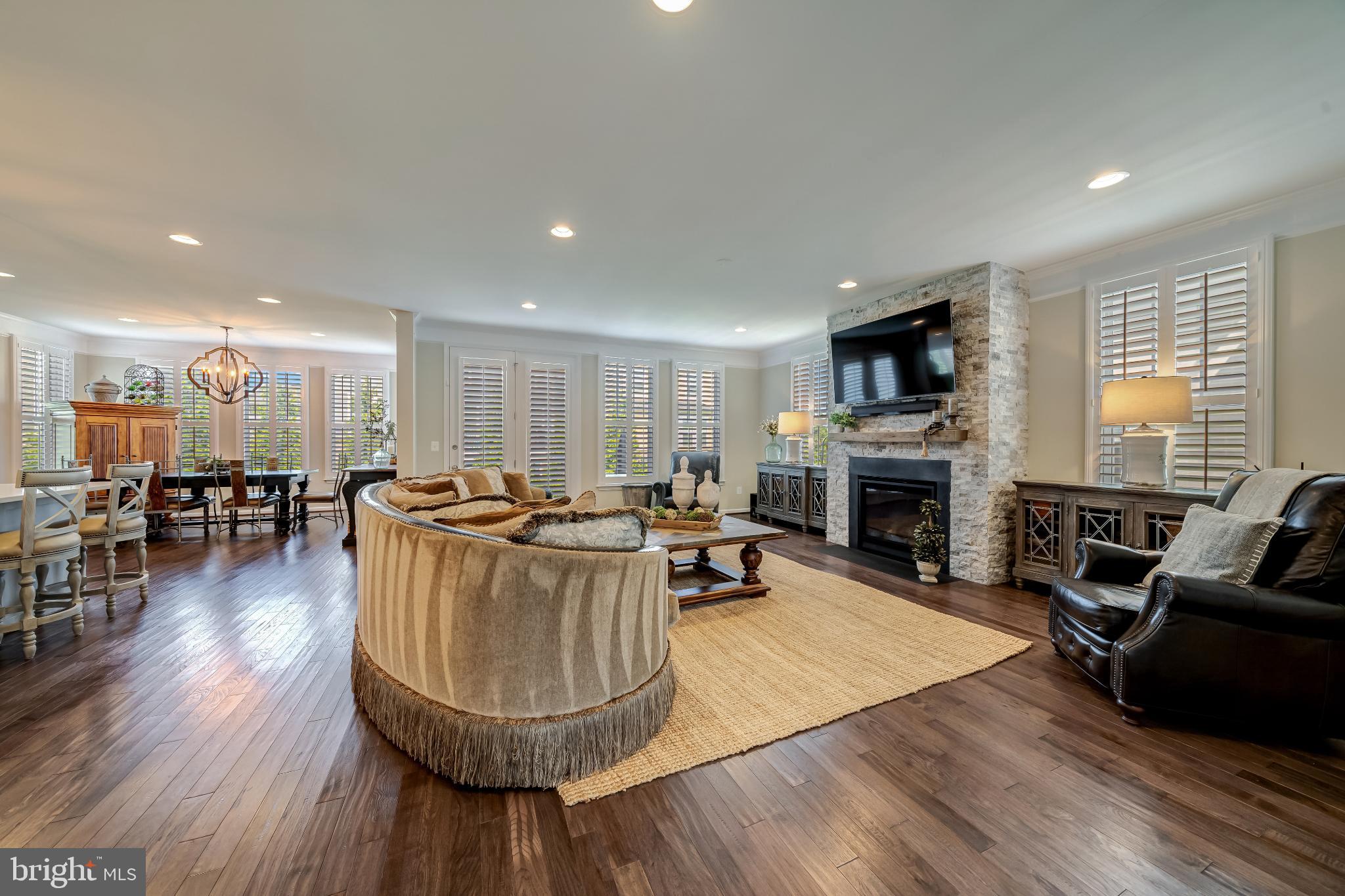 MEADOWBROOK - Residential