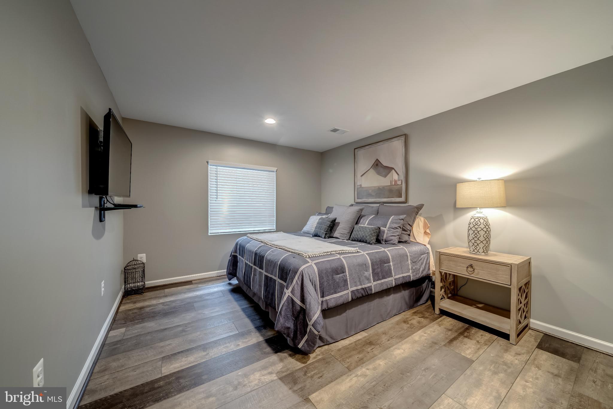 MEADOWBROOK - Residential