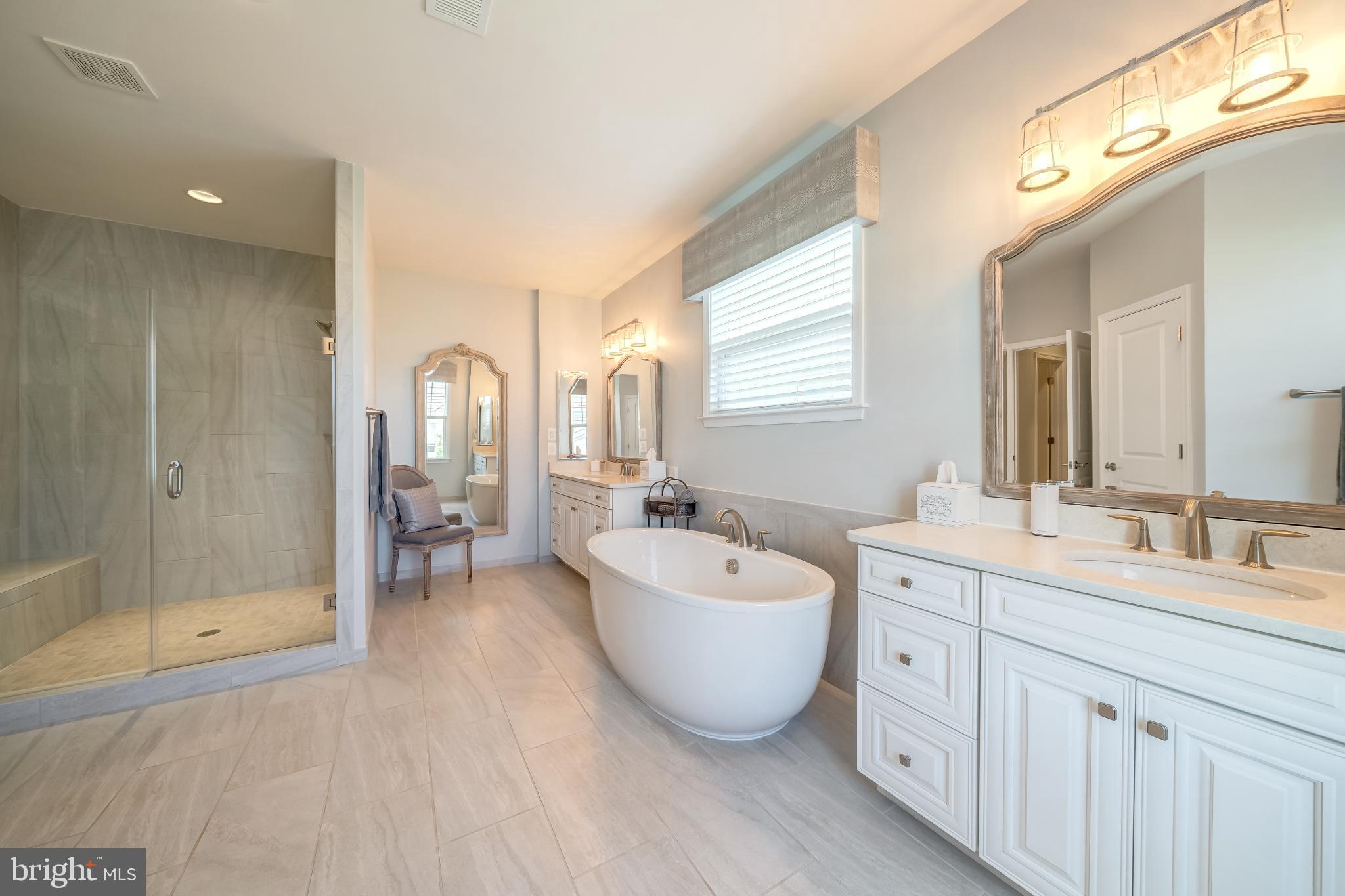 MEADOWBROOK - Residential