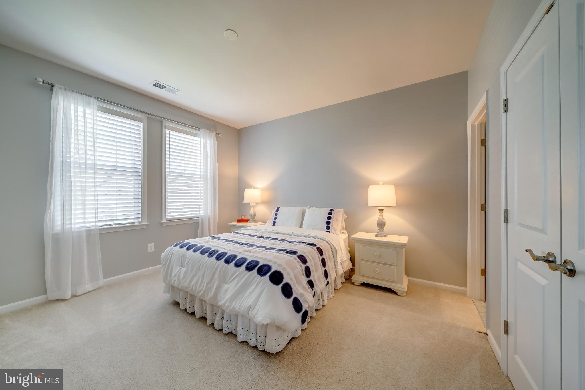 MEADOWBROOK - Residential