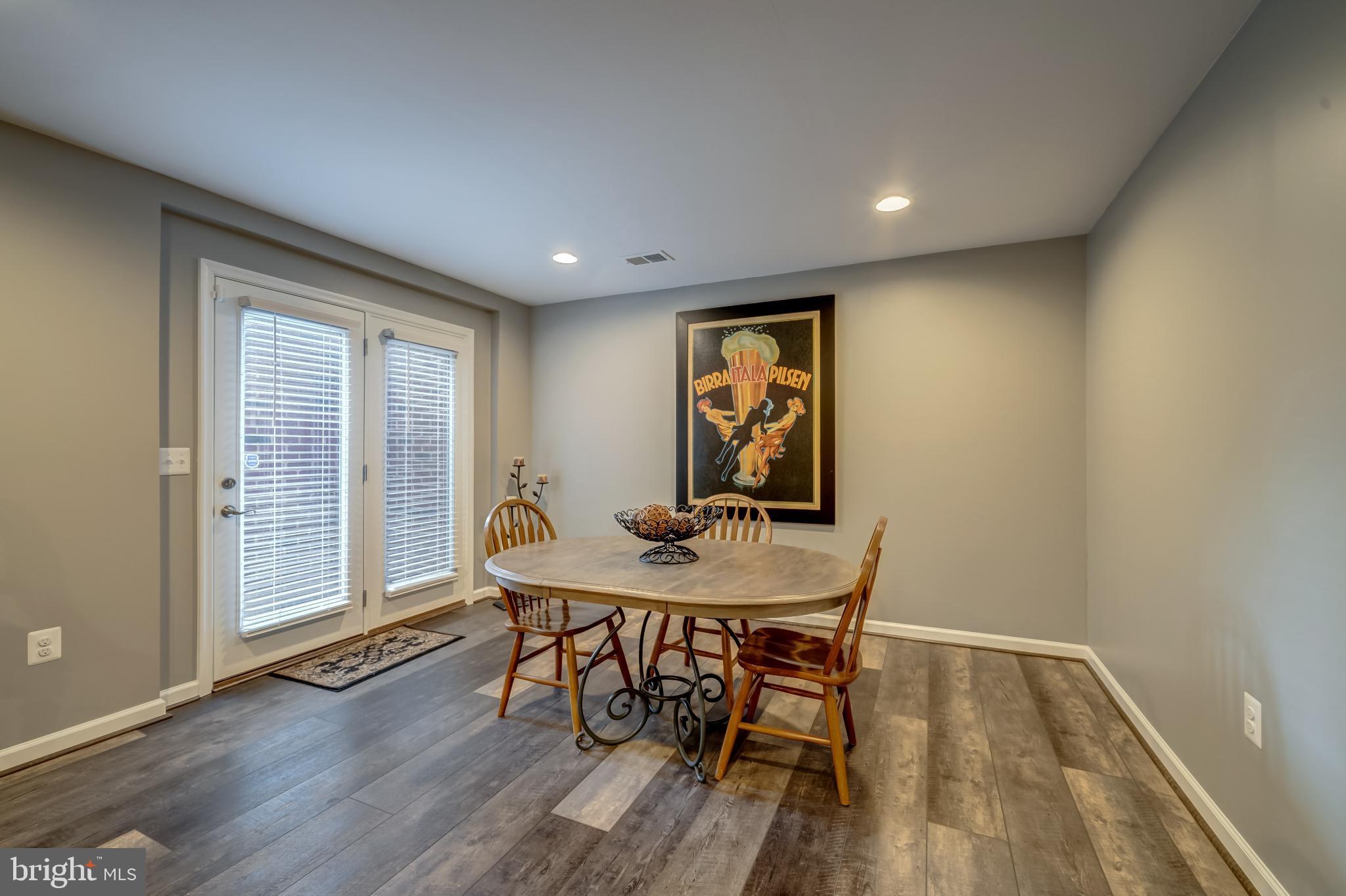 MEADOWBROOK - Residential