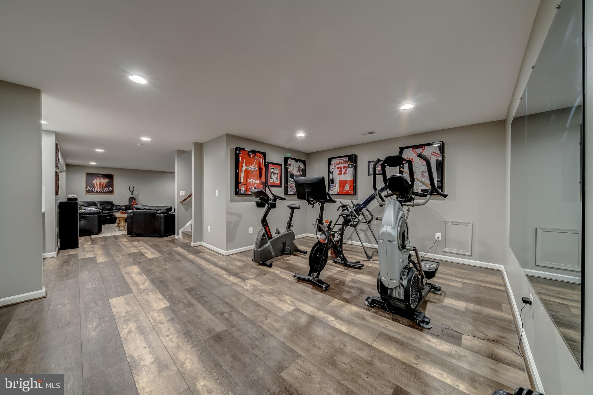 MEADOWBROOK - Residential