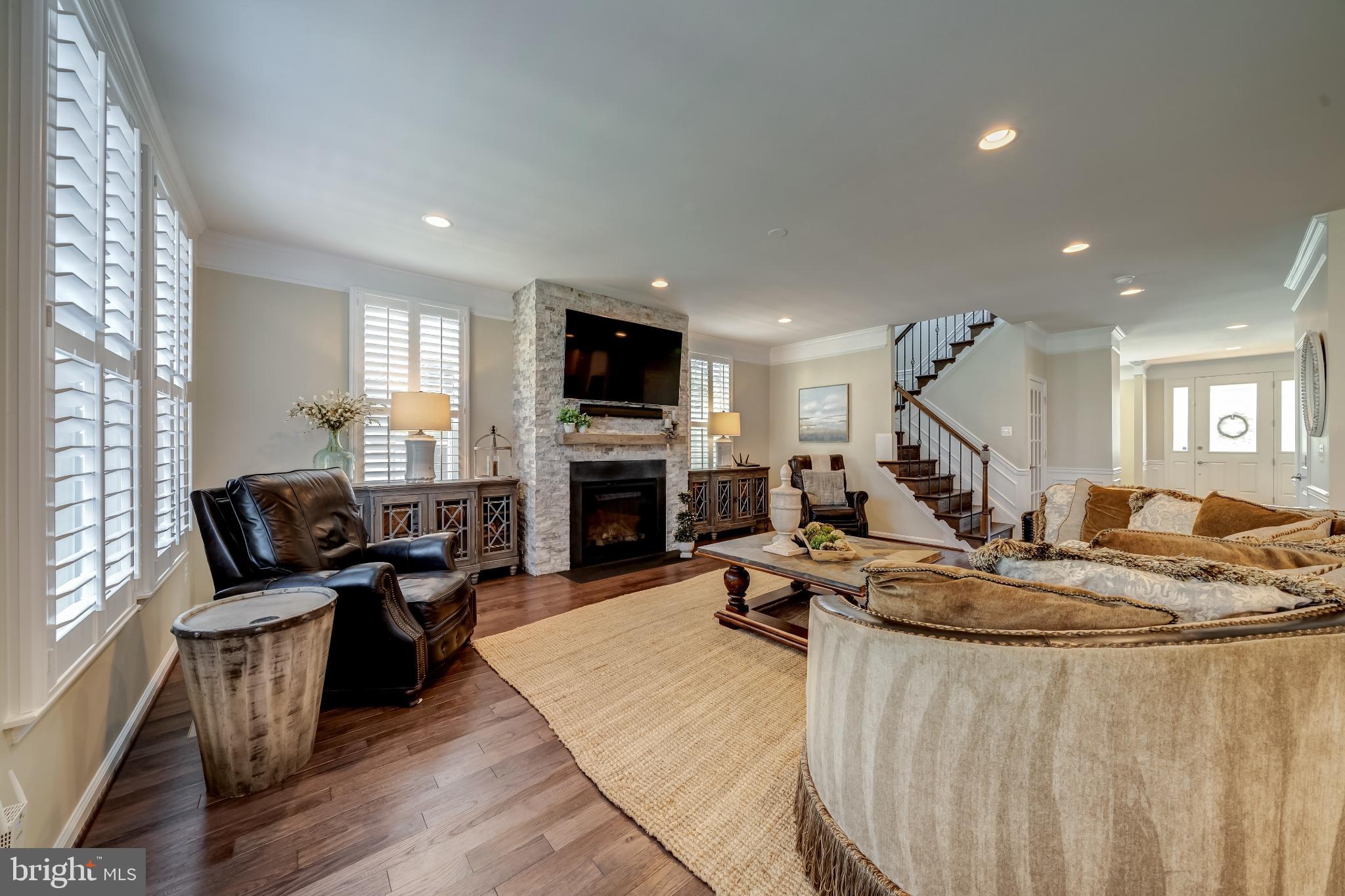 MEADOWBROOK - Residential