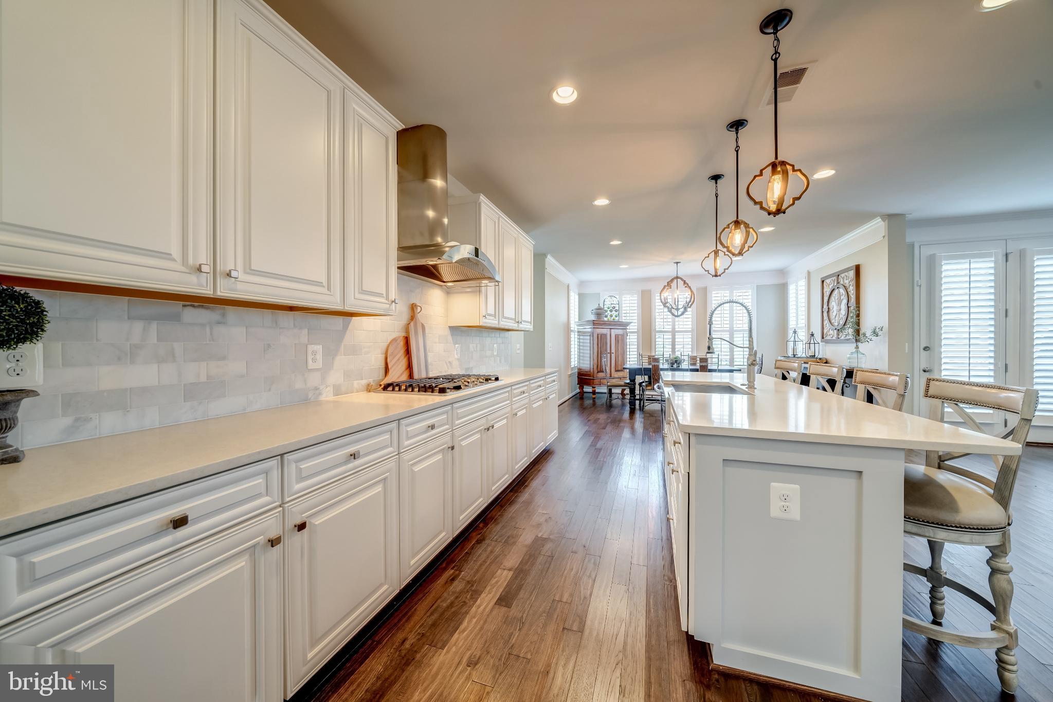 MEADOWBROOK - Residential