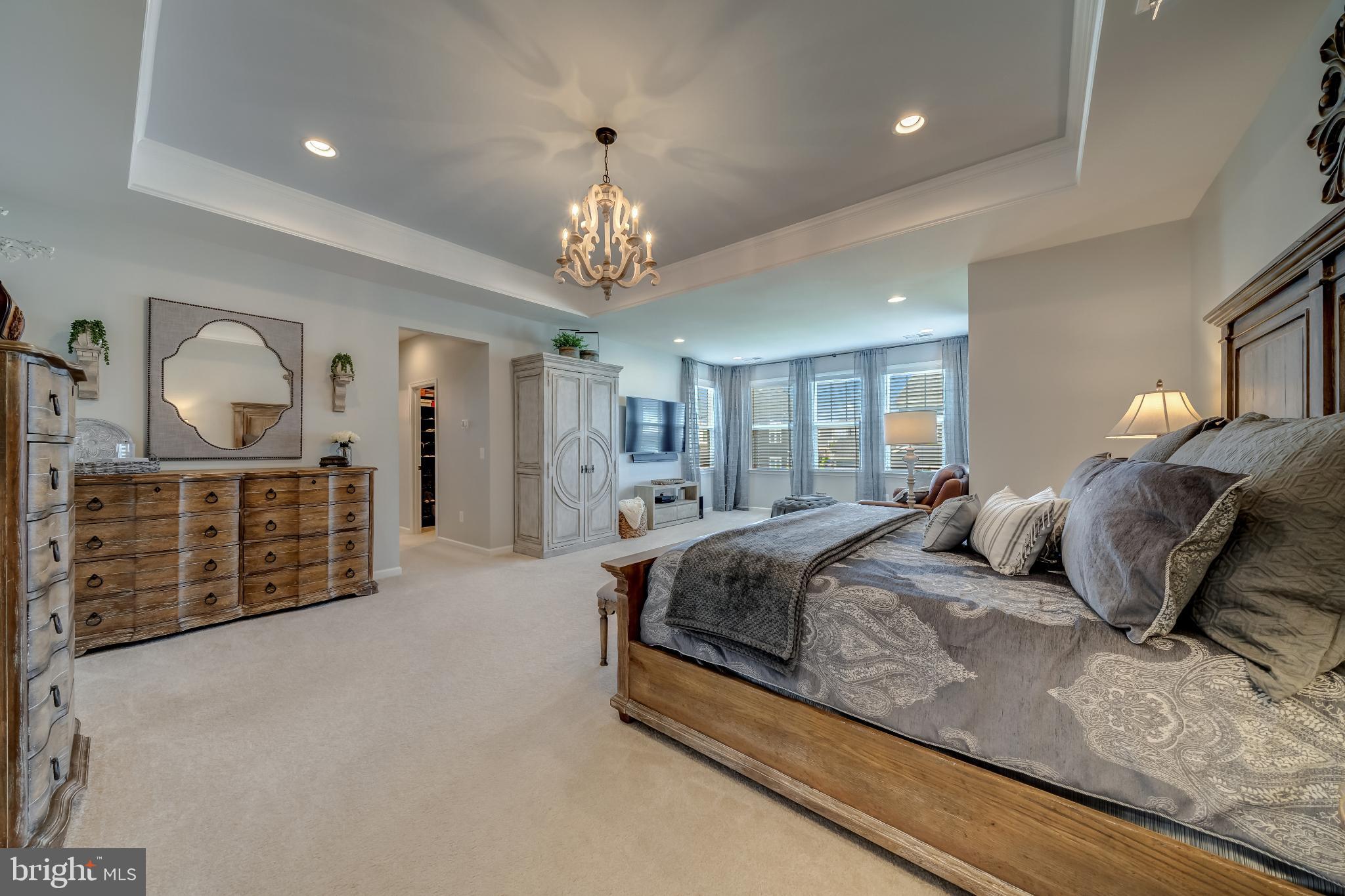 MEADOWBROOK - Residential