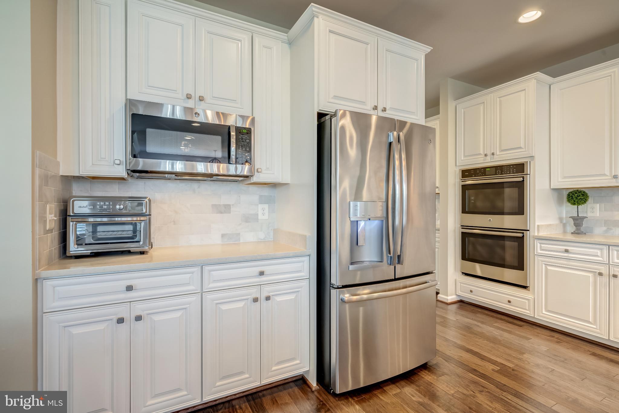 MEADOWBROOK - Residential