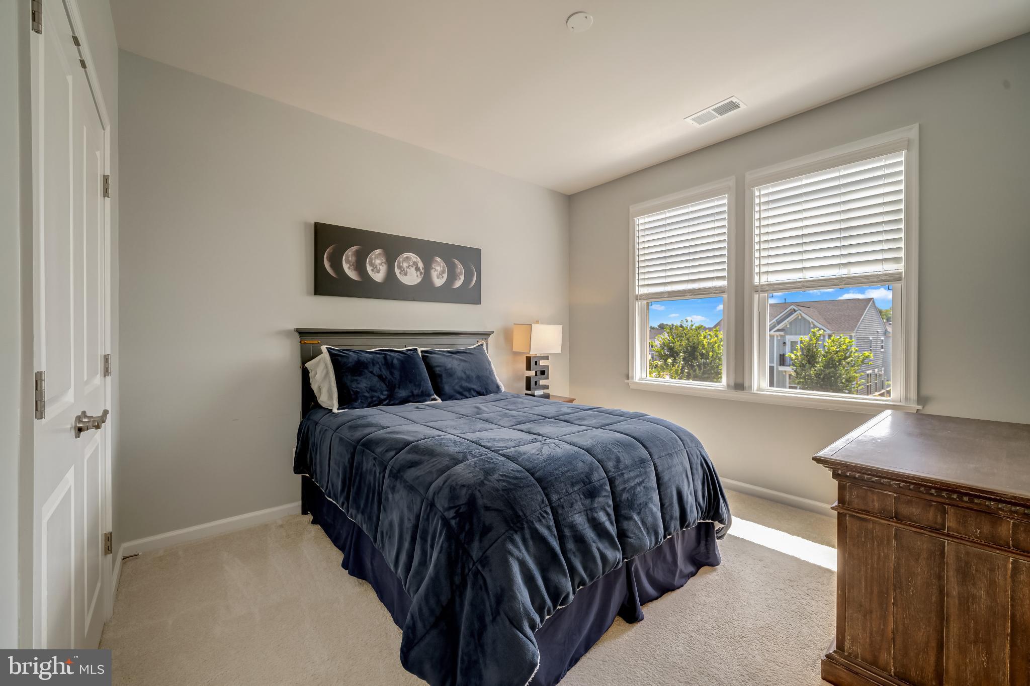 MEADOWBROOK - Residential