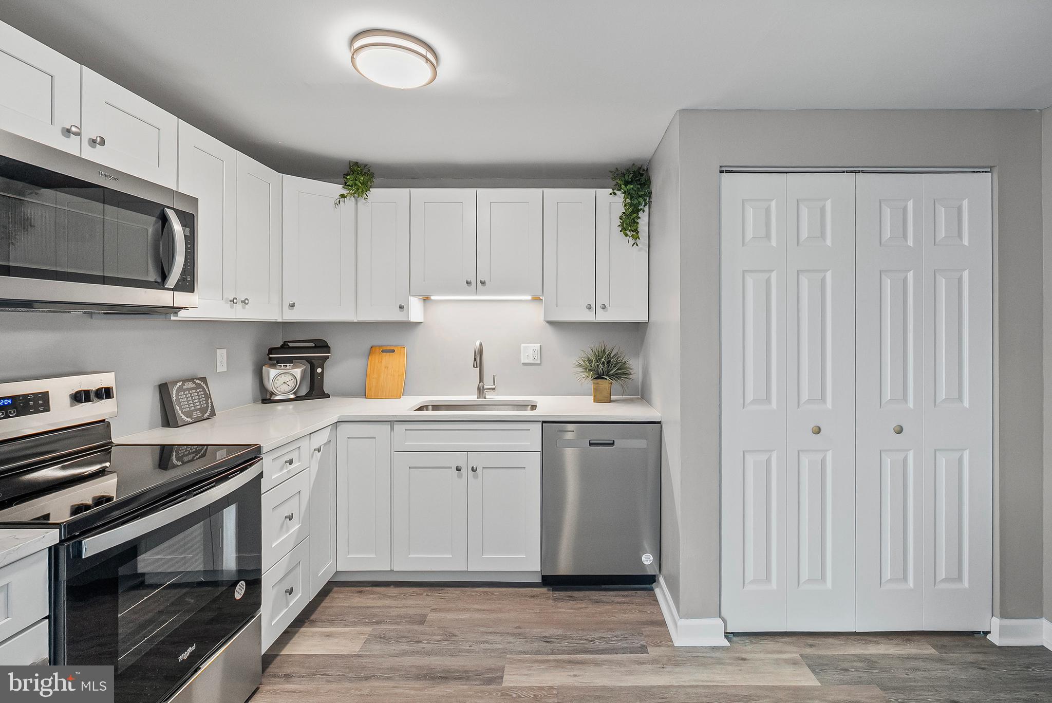 RUMSEY ISLAND - Residential