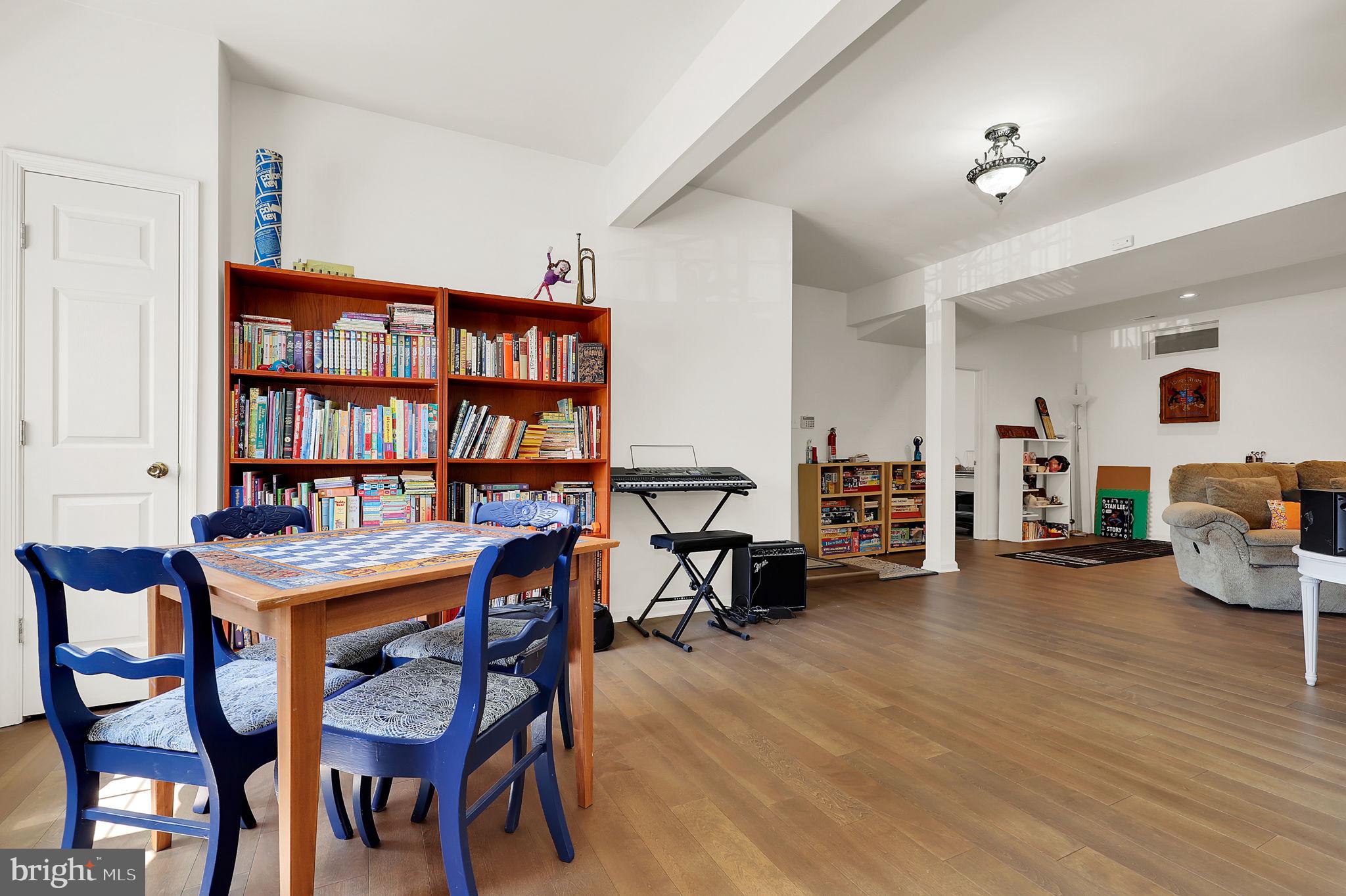 NEELSVILLE ESTATES - Residential