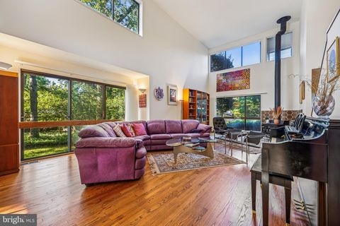 Photo of 9305 Friars Road, BETHESDA, MD 20817 (MLS # MDMC2198120)