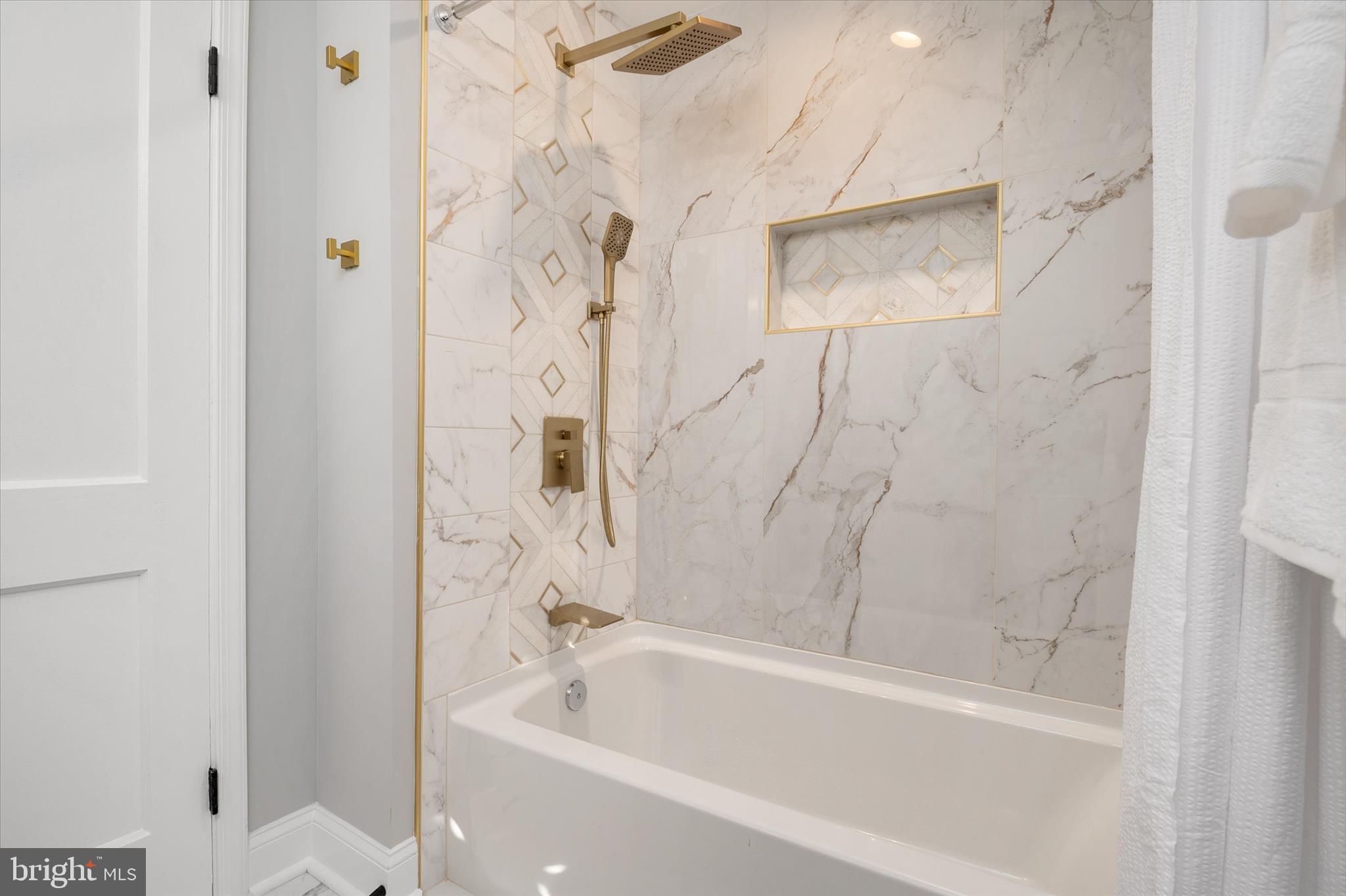 TIMONIUM HEIGHTS - Residential