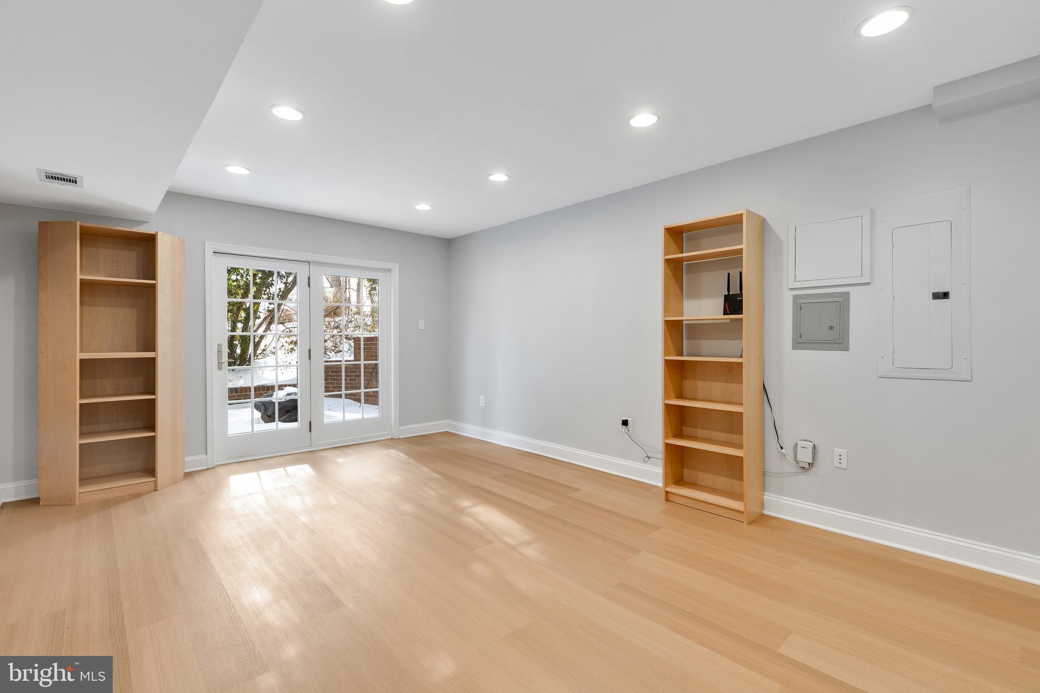 ST JOHNS WOODS - Residential