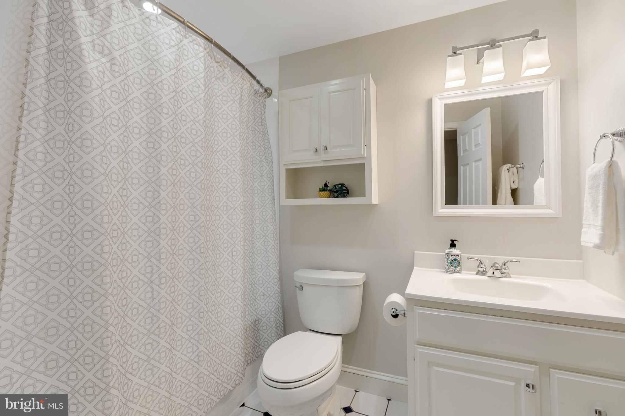 ST JOHNS WOODS - Residential