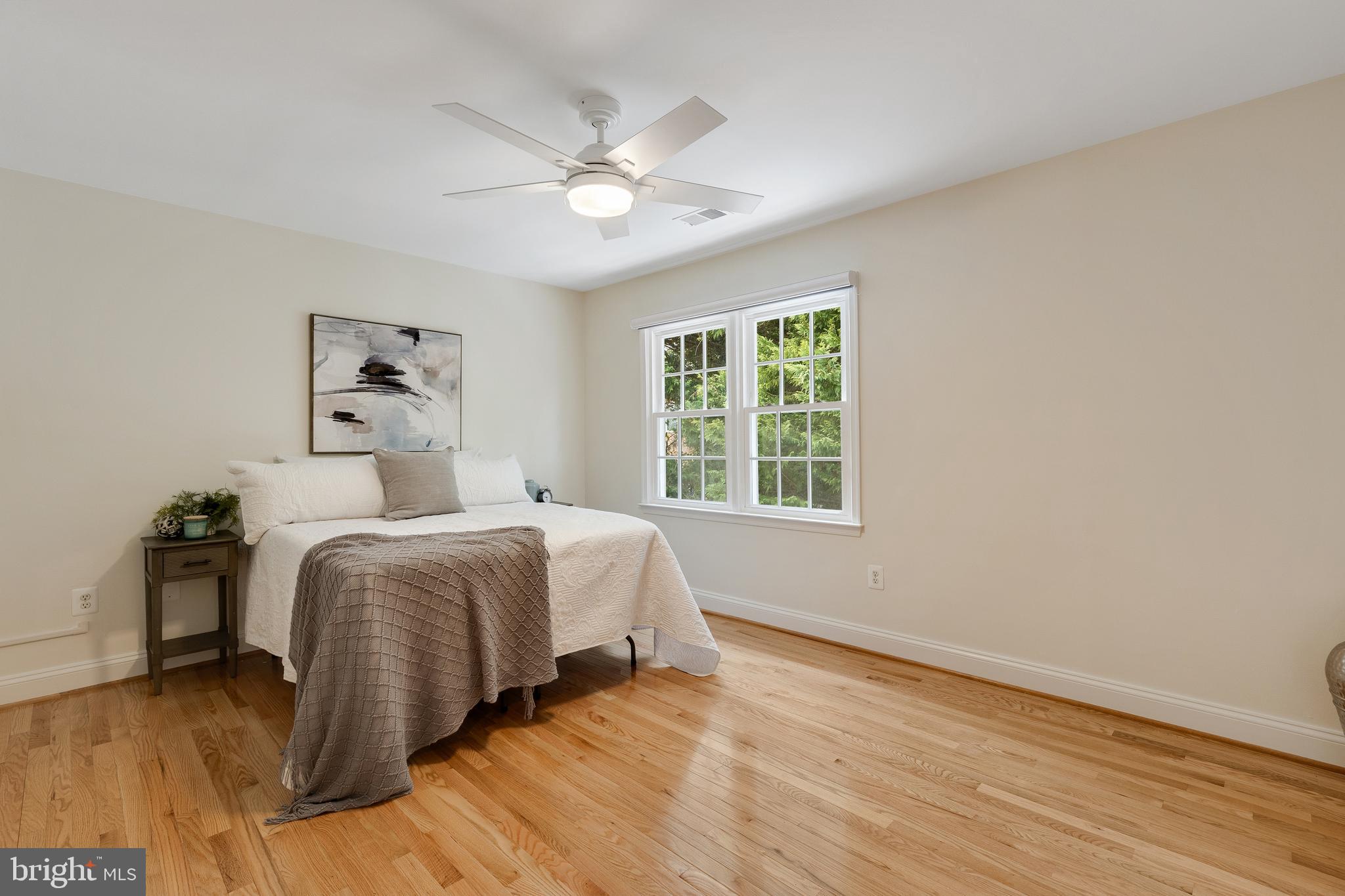 ST JOHNS WOODS - Residential