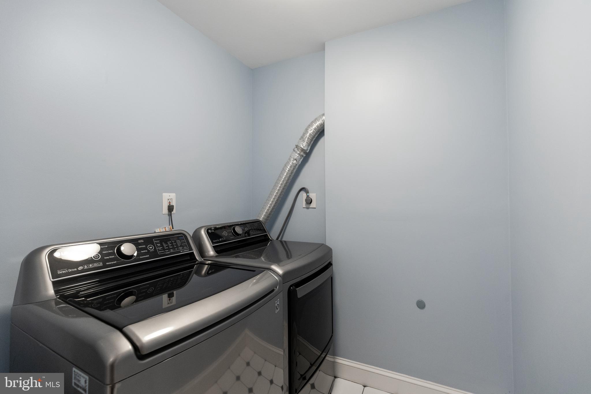 ST JOHNS WOODS - Residential