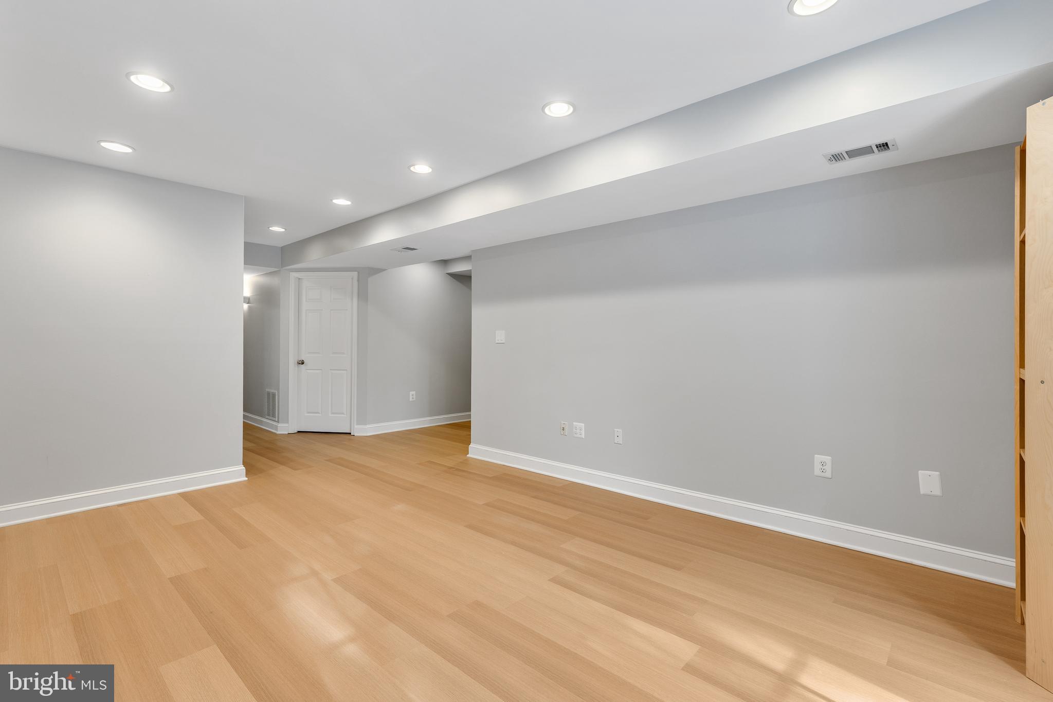 ST JOHNS WOODS - Residential