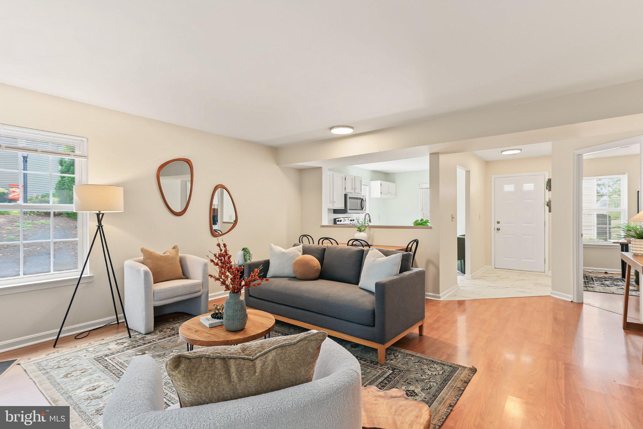 1533 CAMBRIDGE COURT