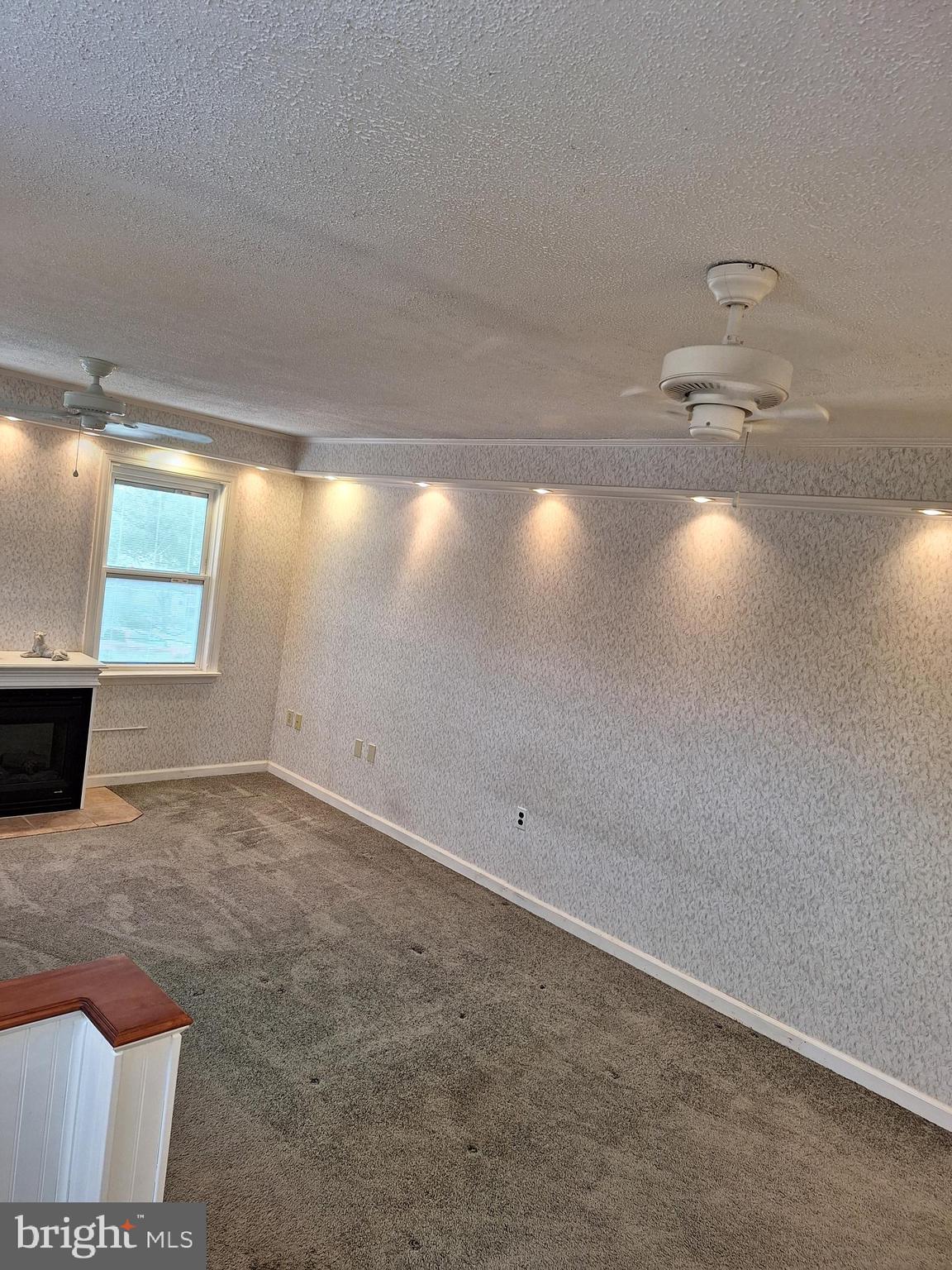 WHITPAIN HILLS - Residential