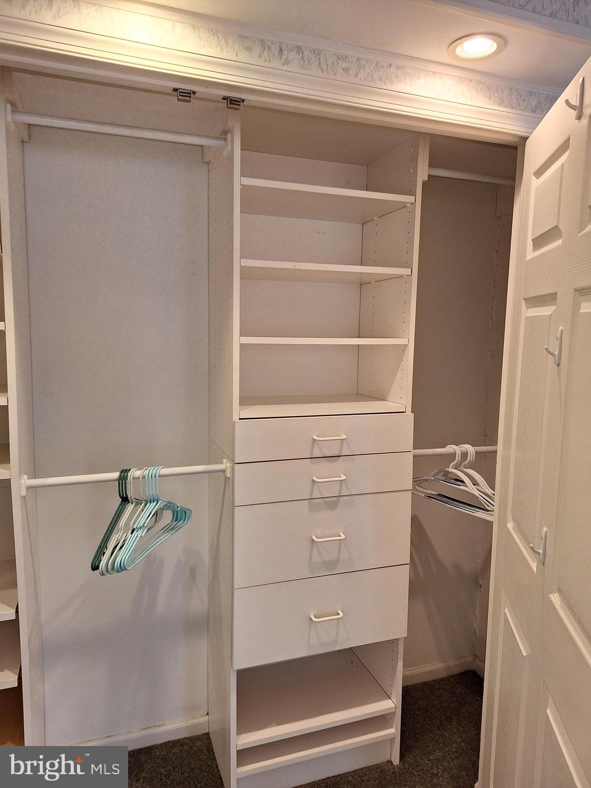 WHITPAIN HILLS - Residential