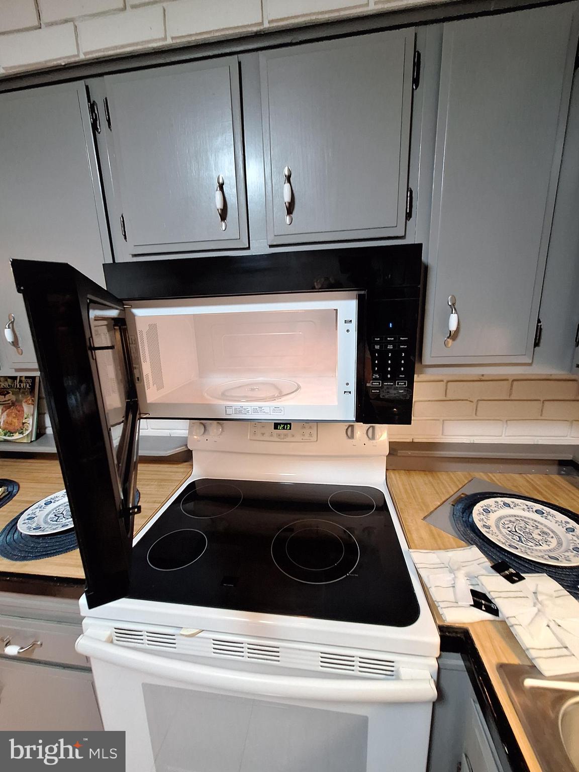 WHITPAIN HILLS - Residential