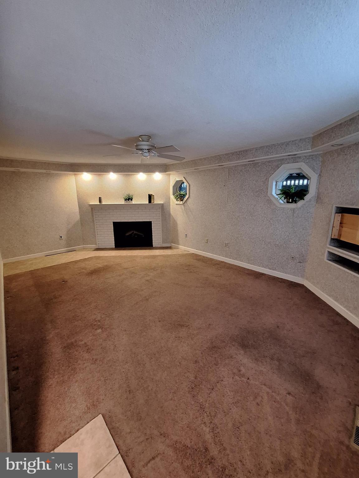 WHITPAIN HILLS - Residential