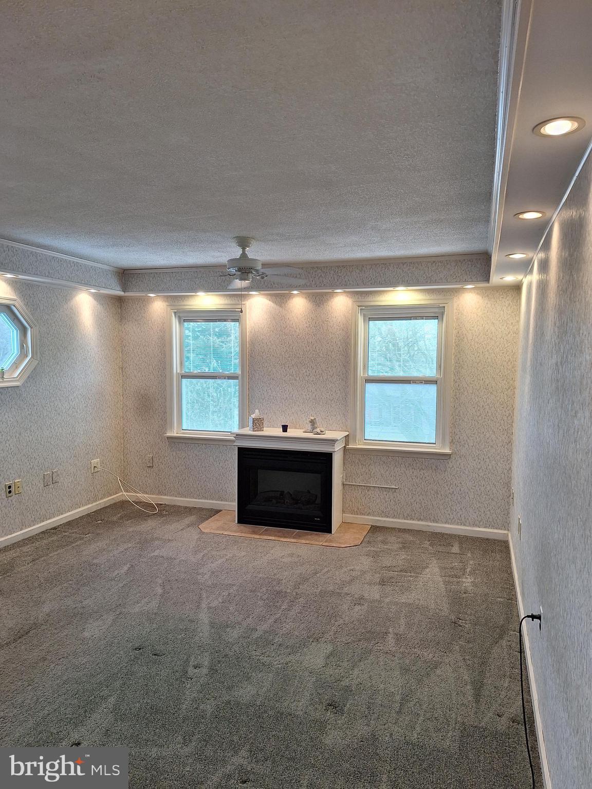 WHITPAIN HILLS - Residential