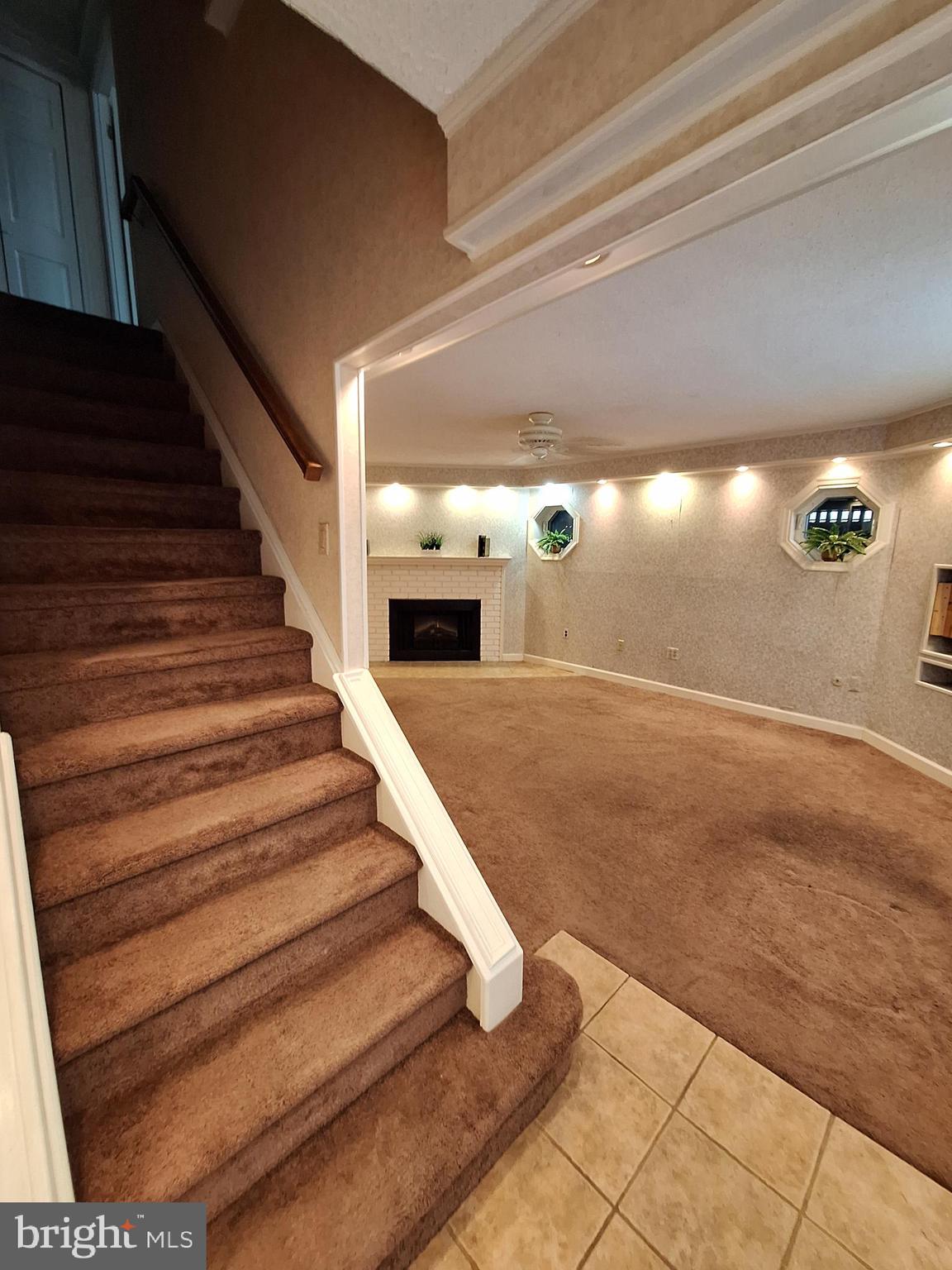 WHITPAIN HILLS - Residential