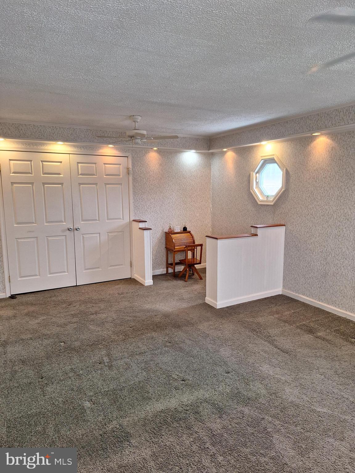 WHITPAIN HILLS - Residential