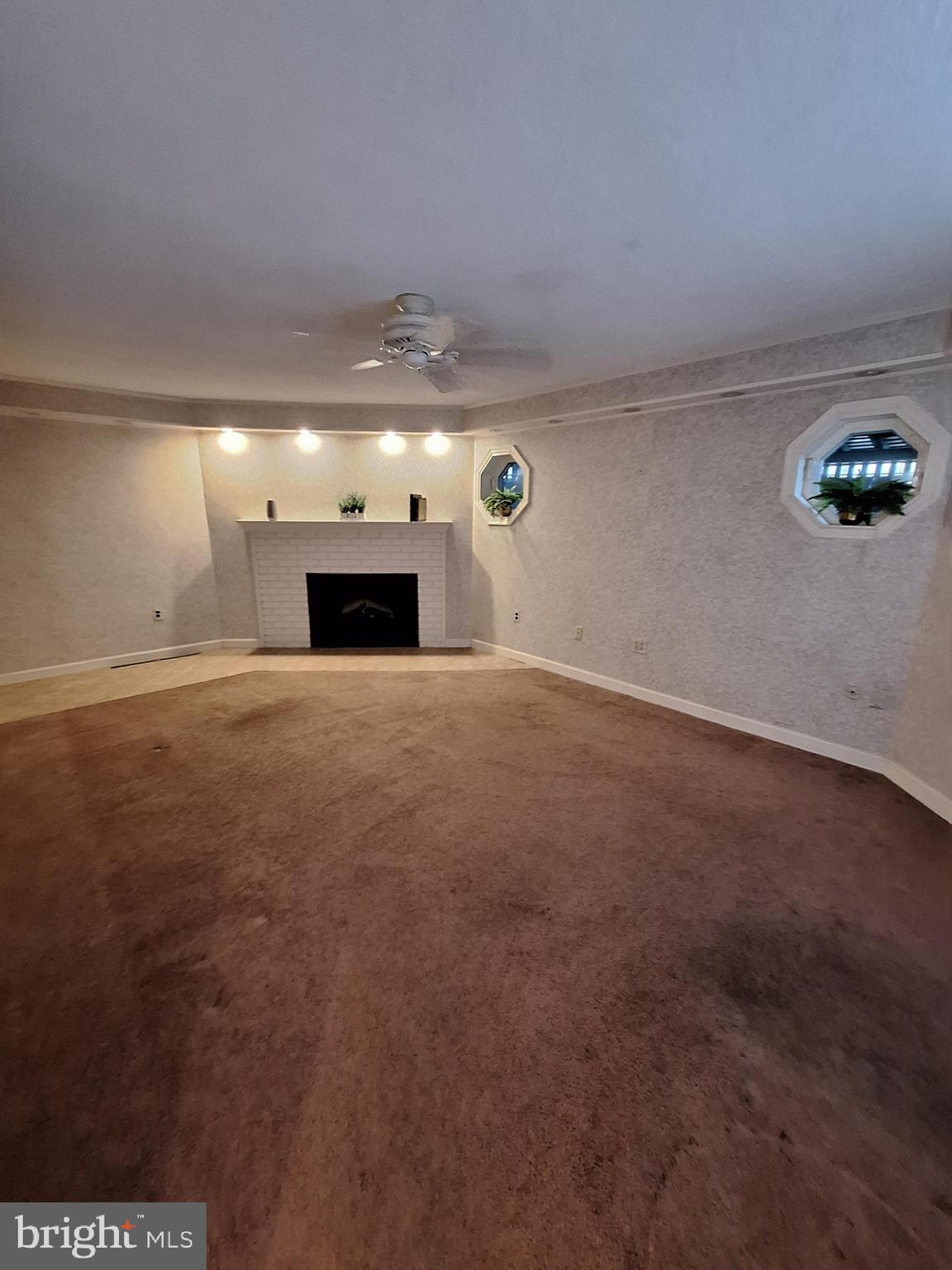 WHITPAIN HILLS - Residential