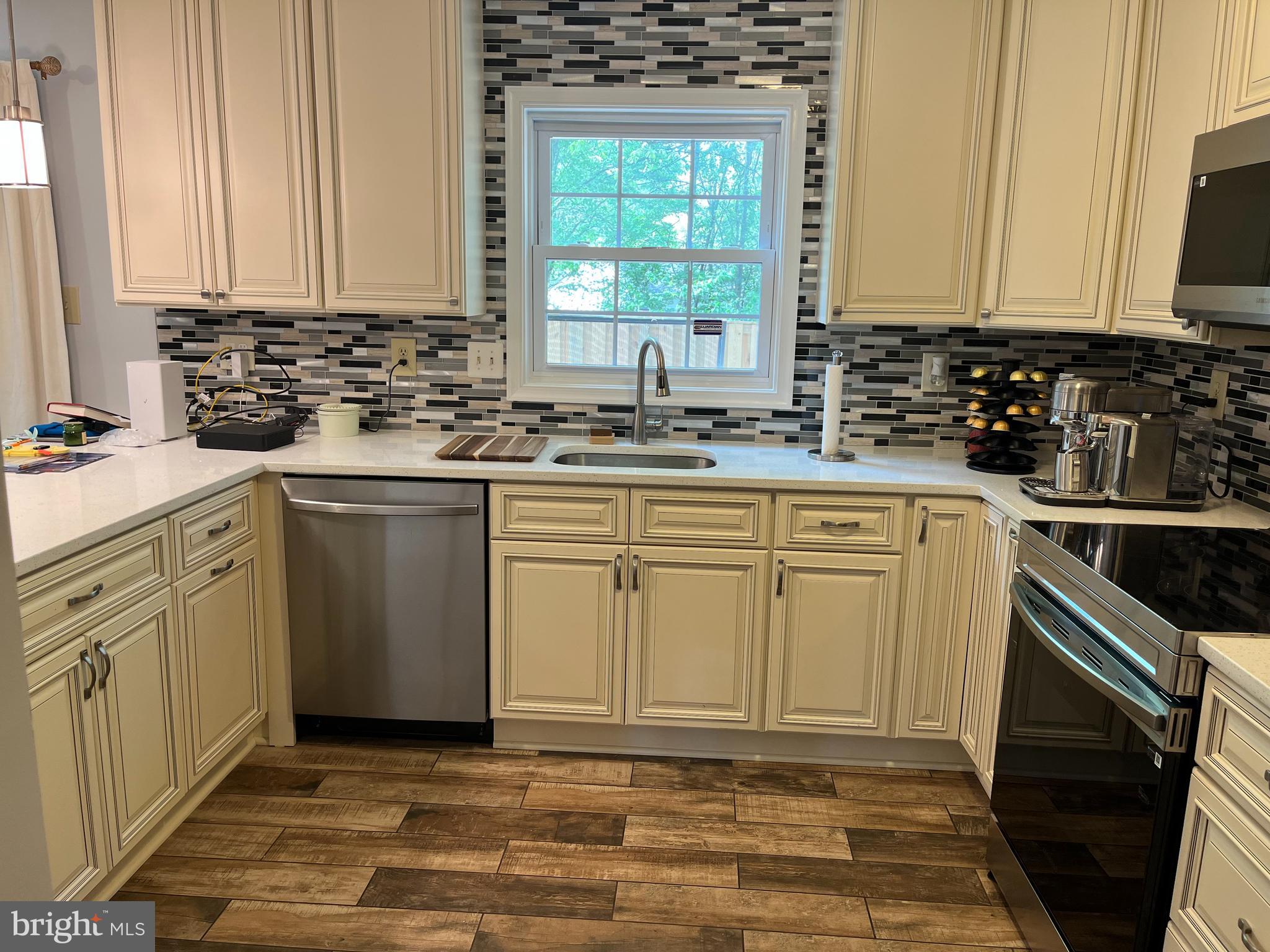 SARATOGA TOWNHOUSES - Residential Lease