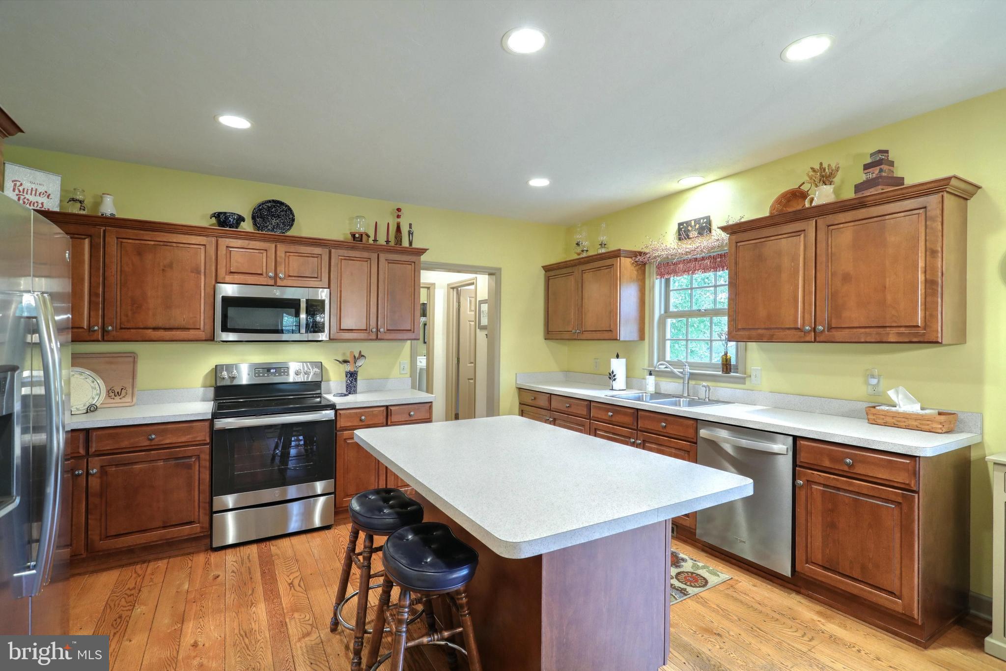 YORK TWP - Residential