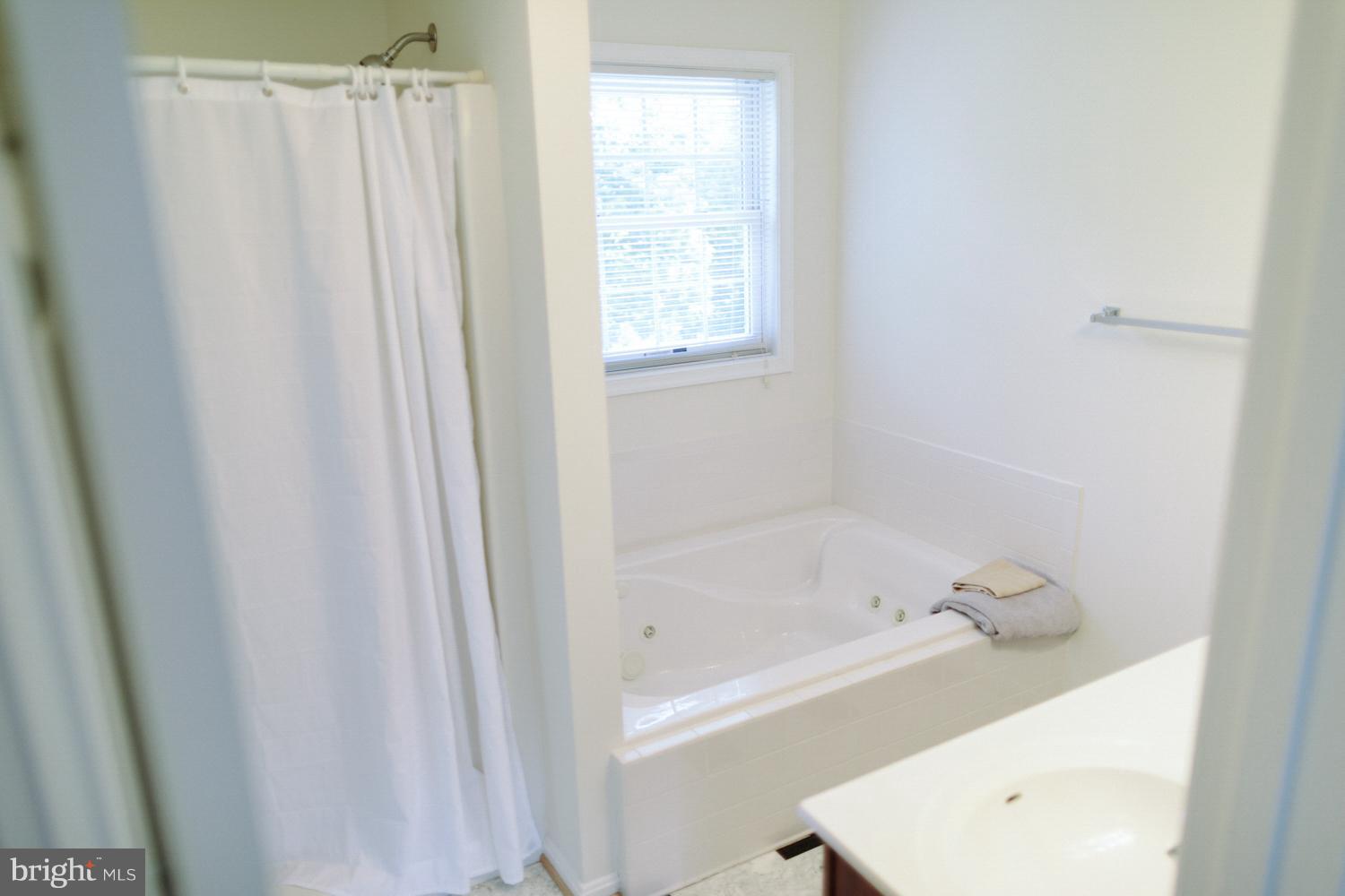 DUTCH HOLLOW - Residential