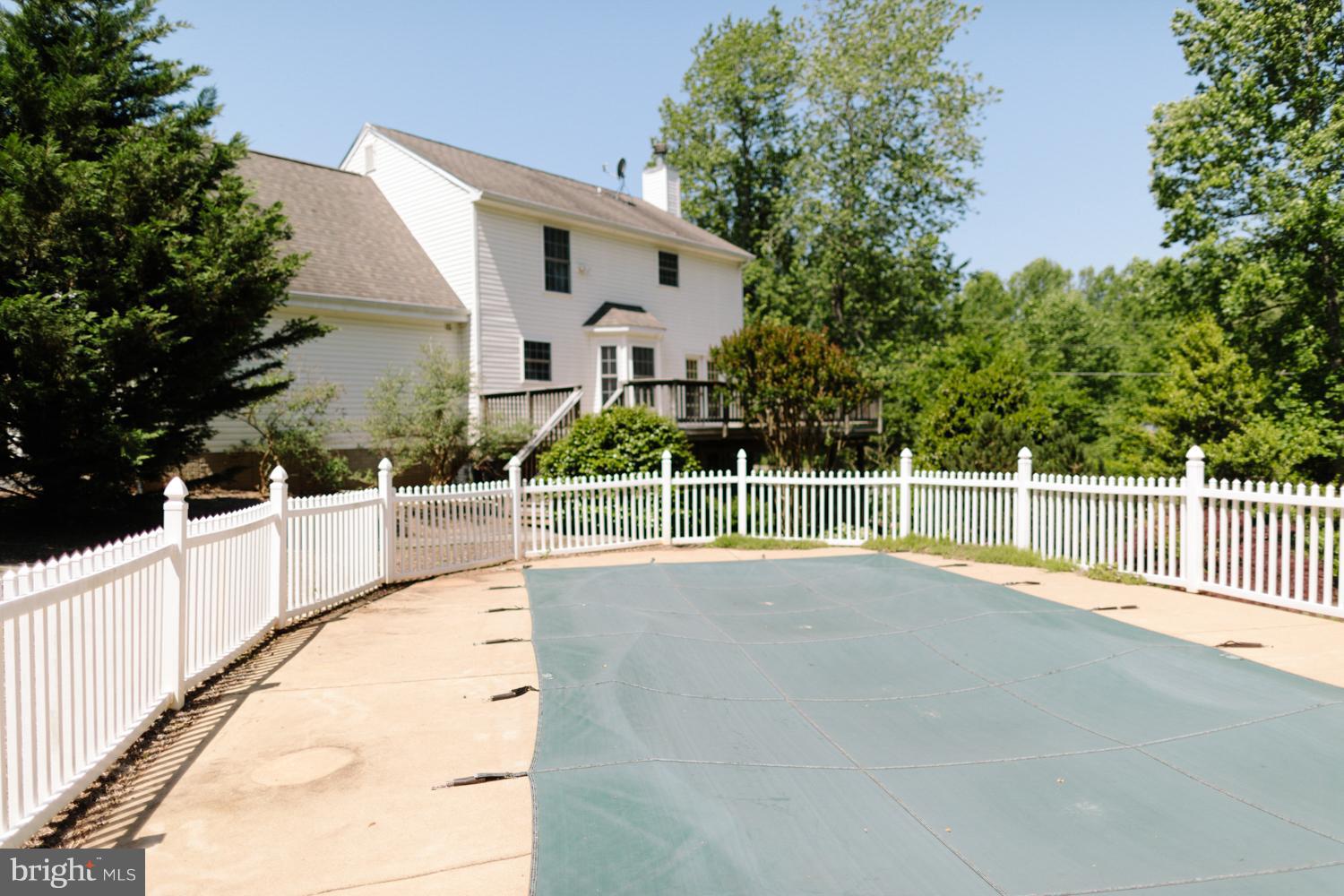 DUTCH HOLLOW - Residential