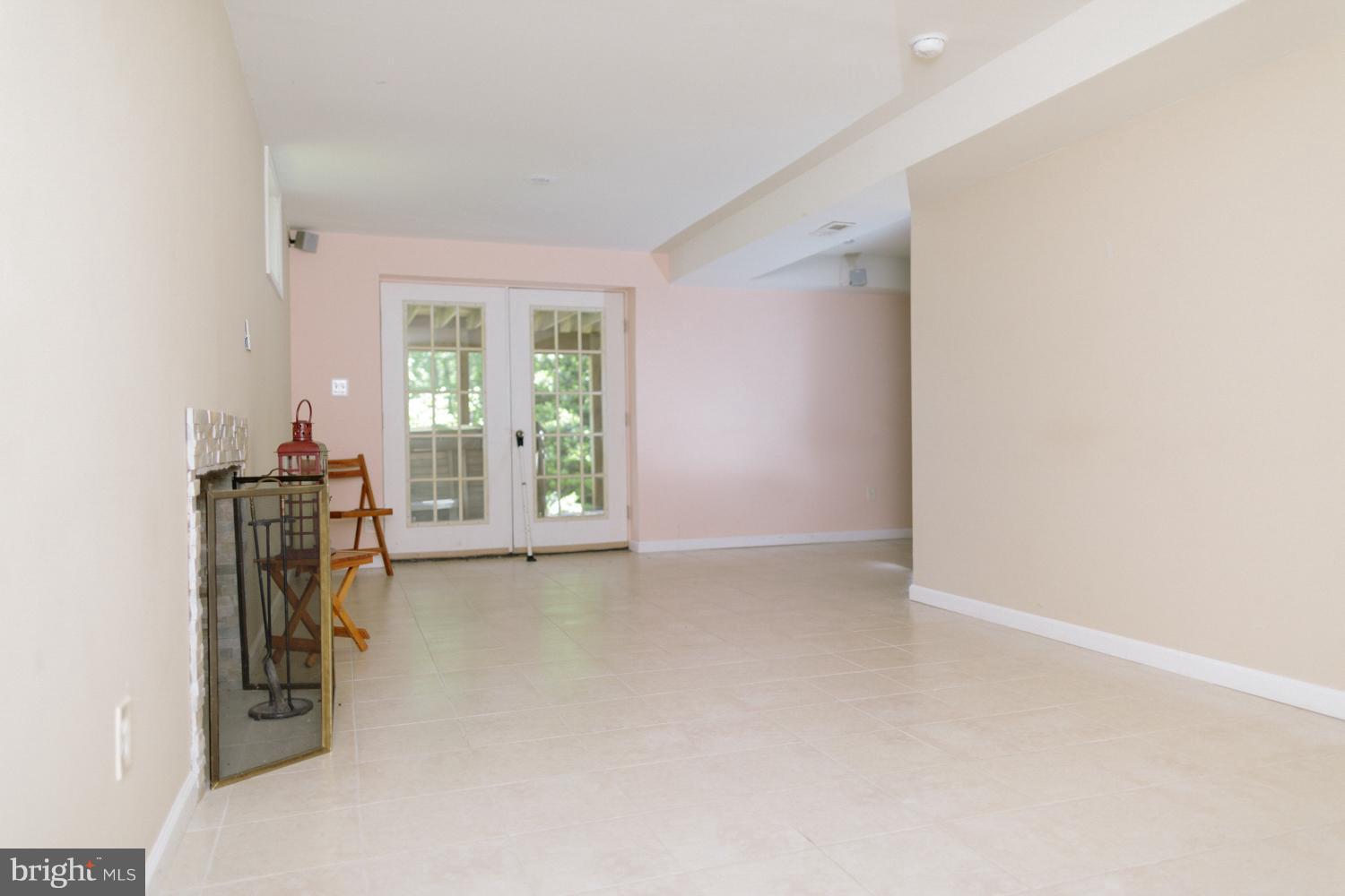 DUTCH HOLLOW - Residential