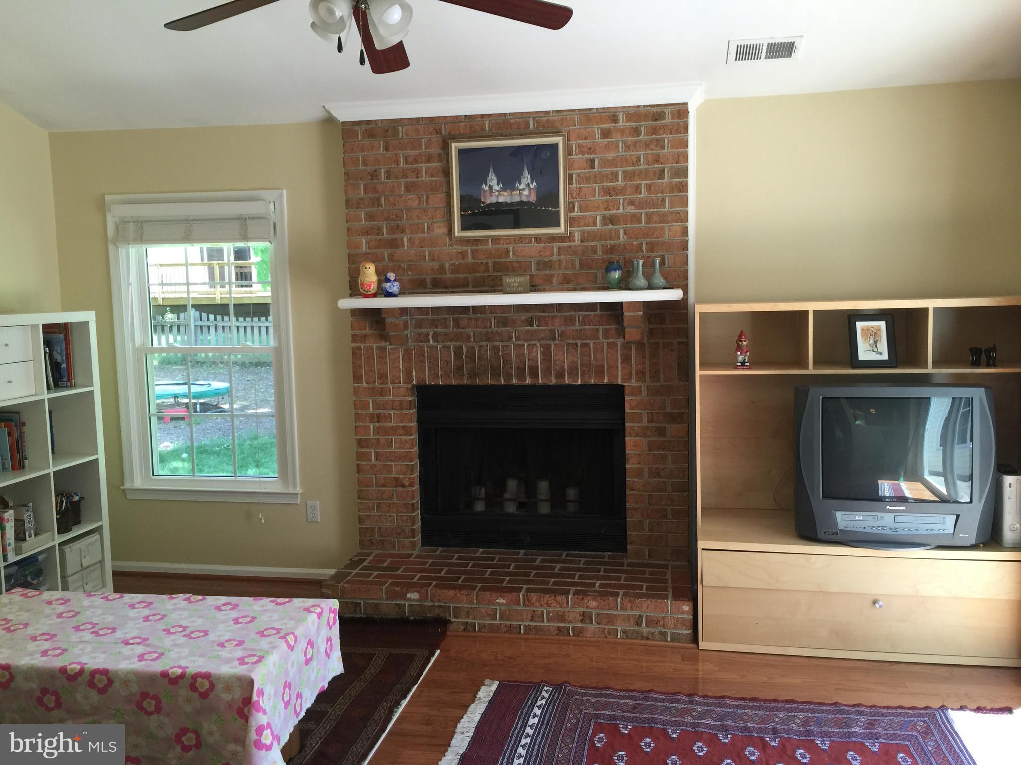 FOX MILL ESTATES - Residential Lease