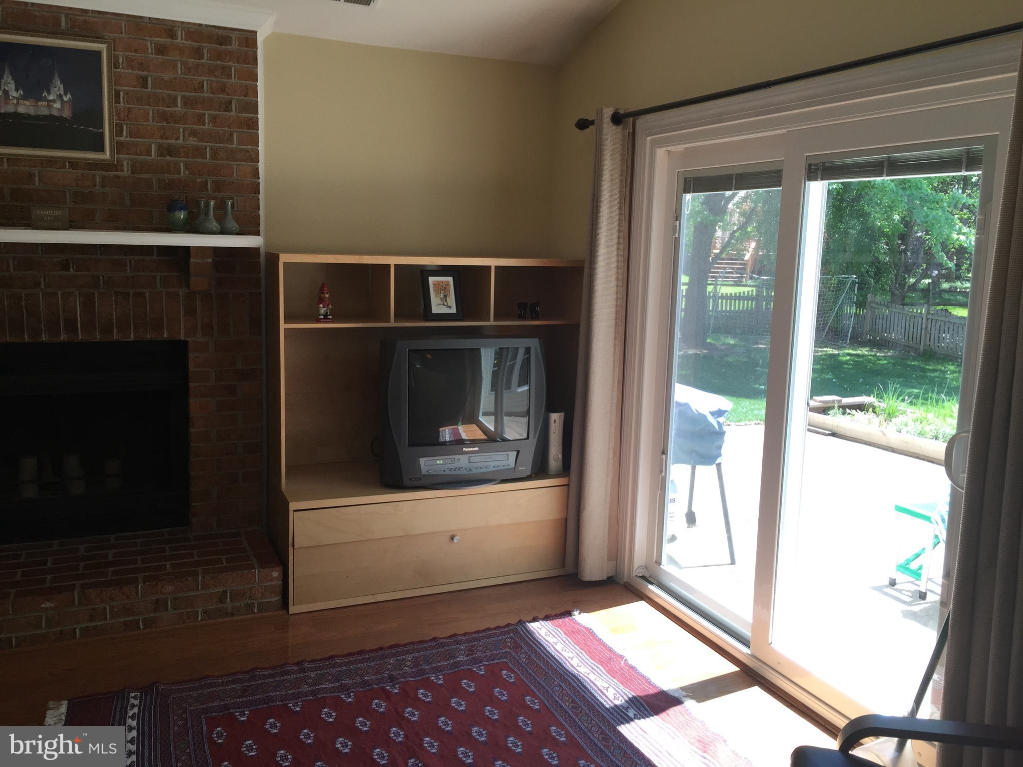 FOX MILL ESTATES - Residential Lease