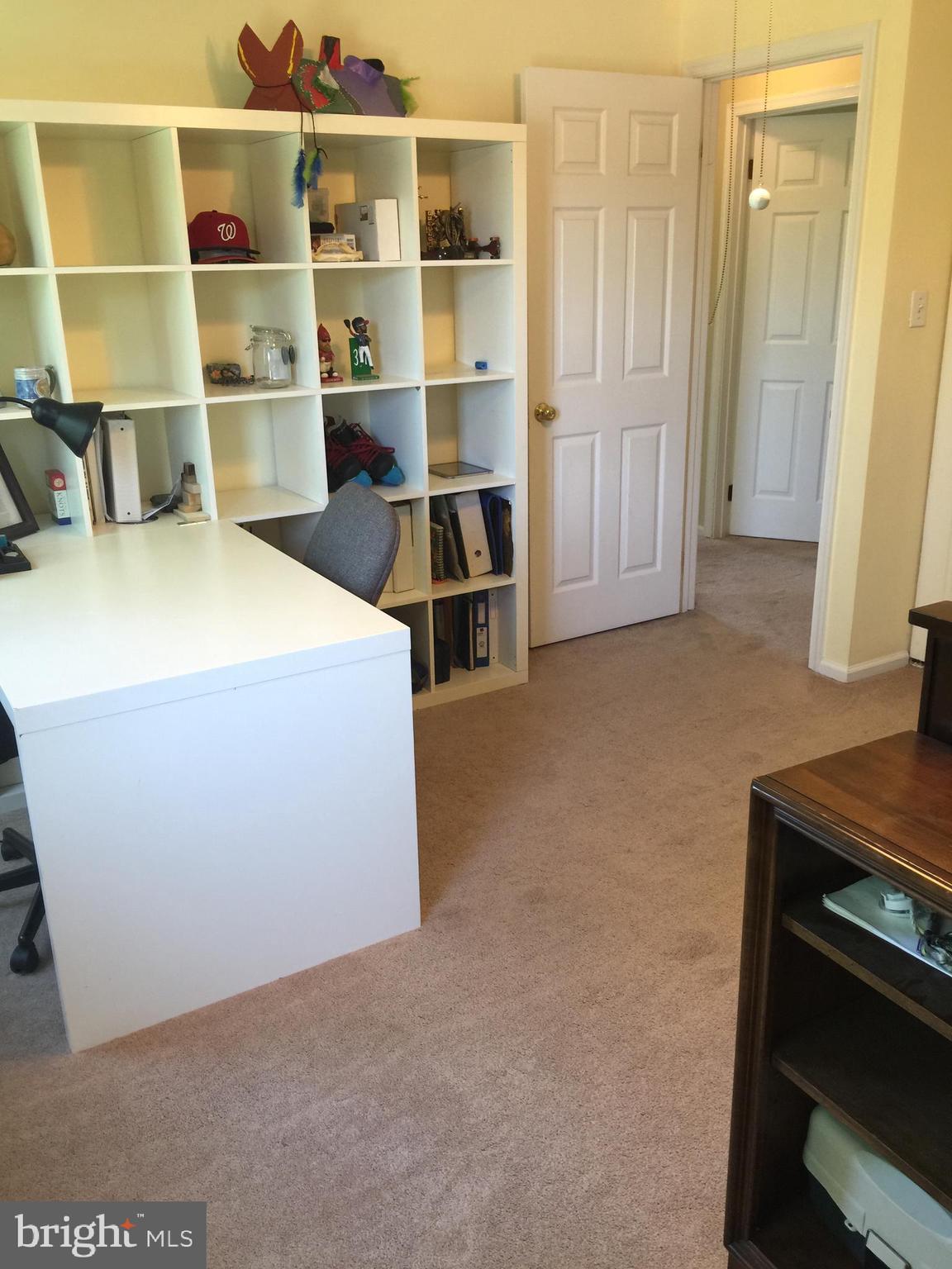 FOX MILL ESTATES - Residential Lease