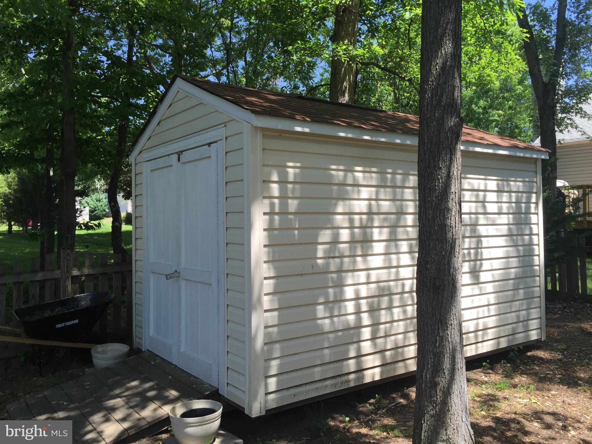 FOX MILL ESTATES - Residential Lease