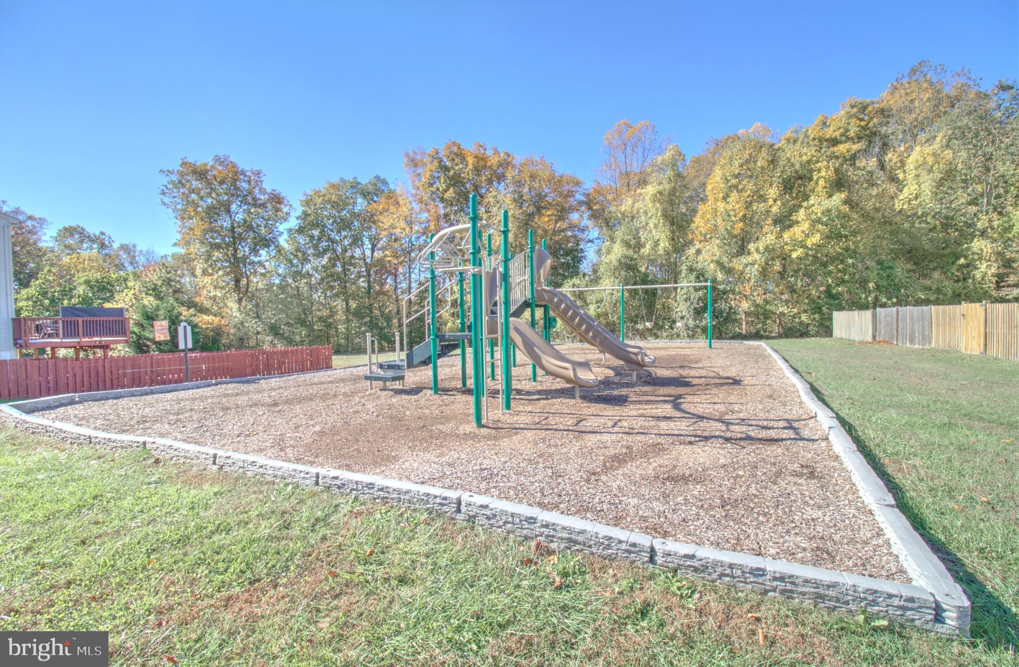 CONSTANT FRIENDSHIP - Residential