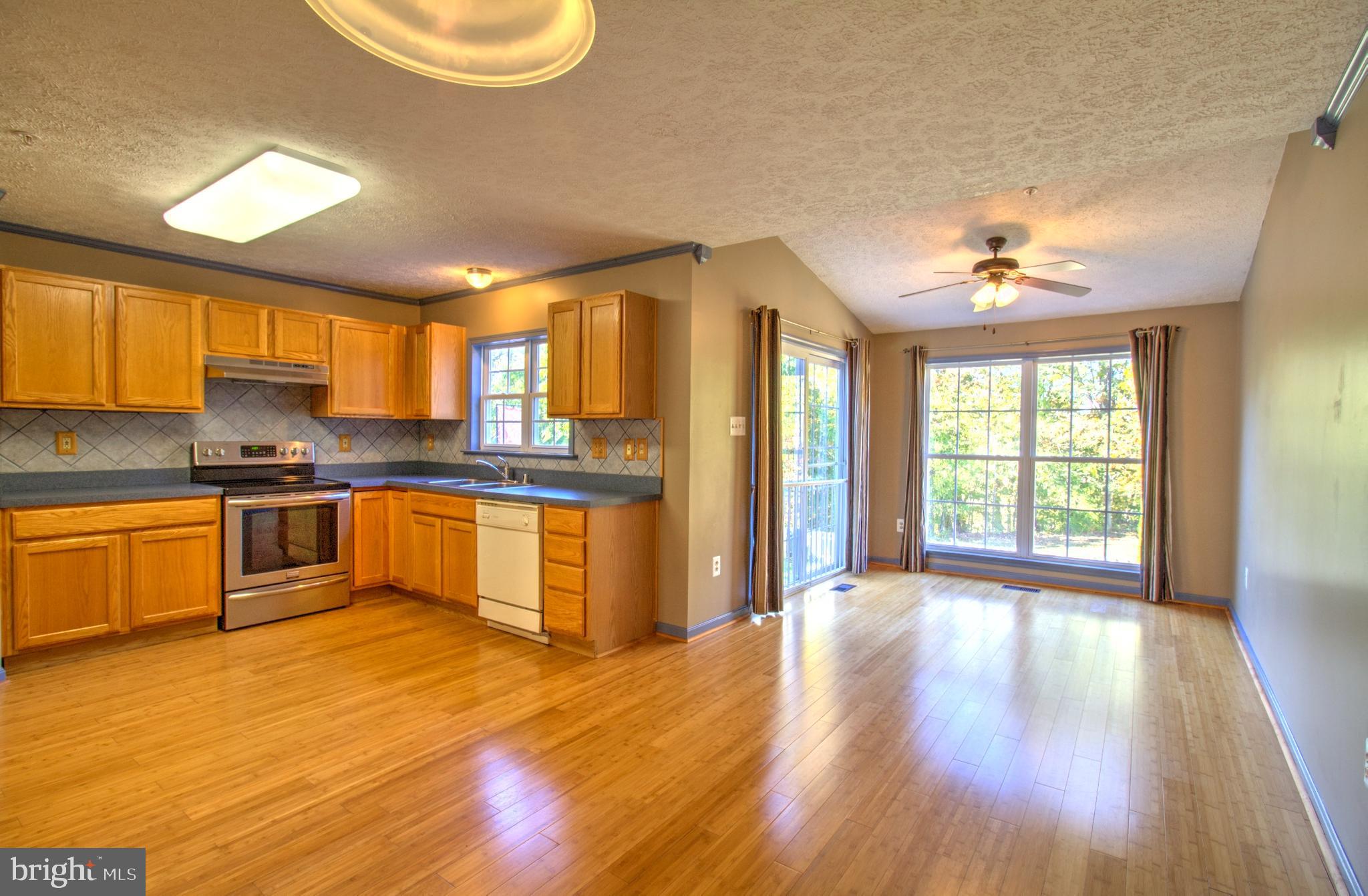 CONSTANT FRIENDSHIP - Residential