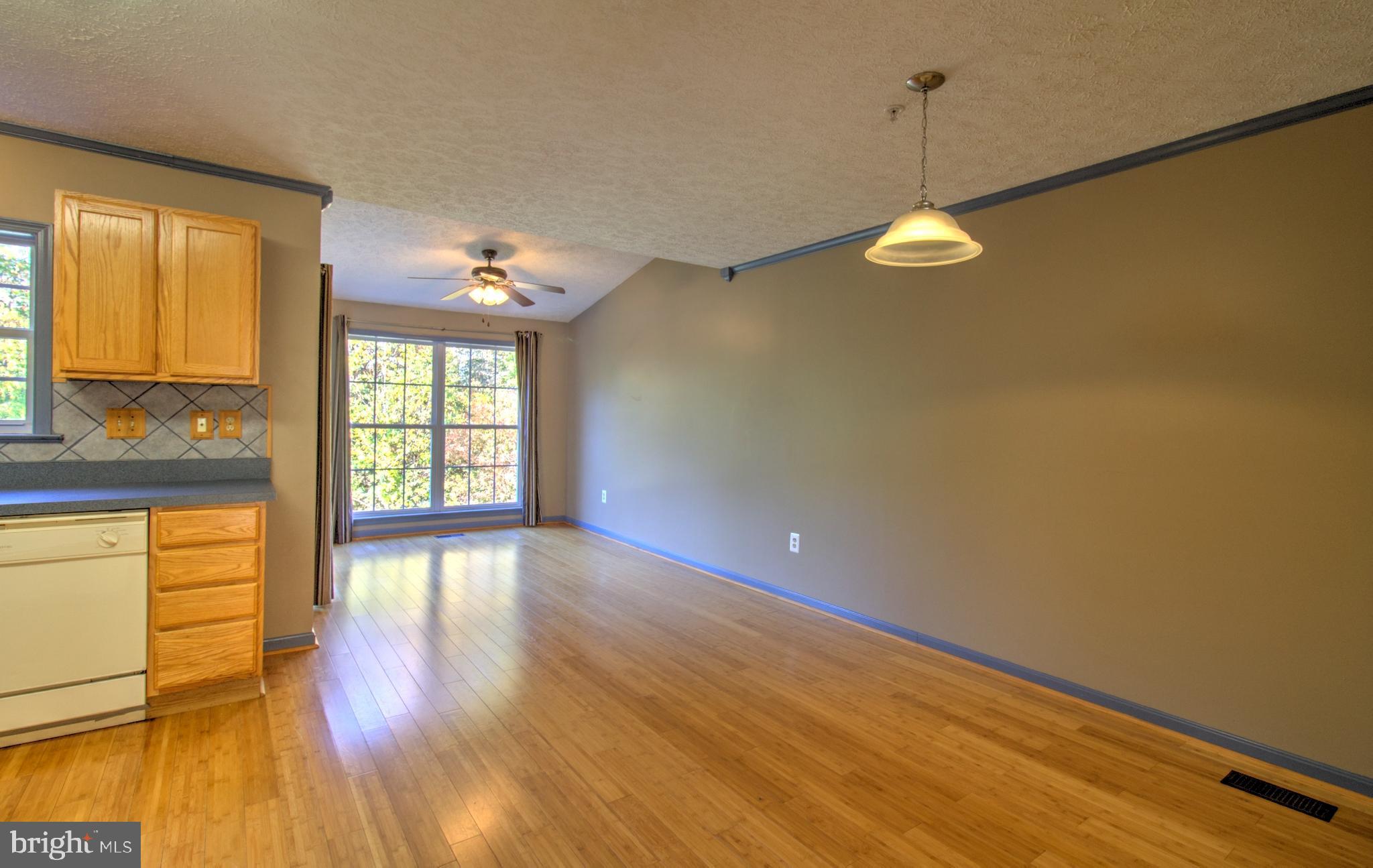 CONSTANT FRIENDSHIP - Residential